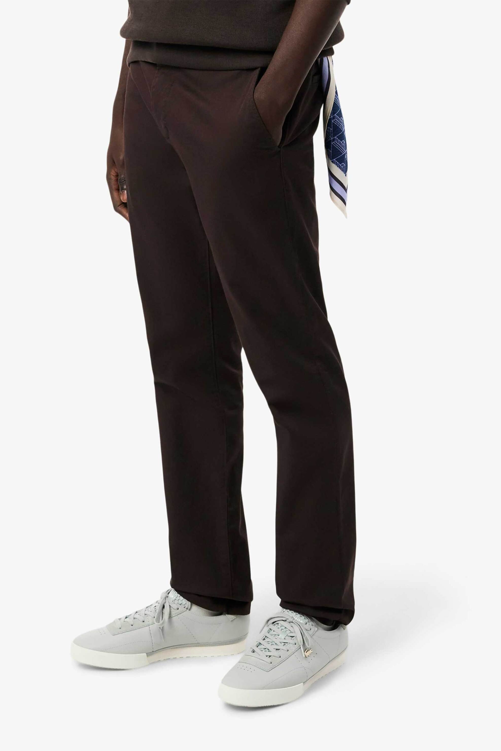 Lacoste ανδρικό παντελόνι chino stretch Slim Fit (34L) - HH3463-00 Καφέ Σκούρο φωτογραφία