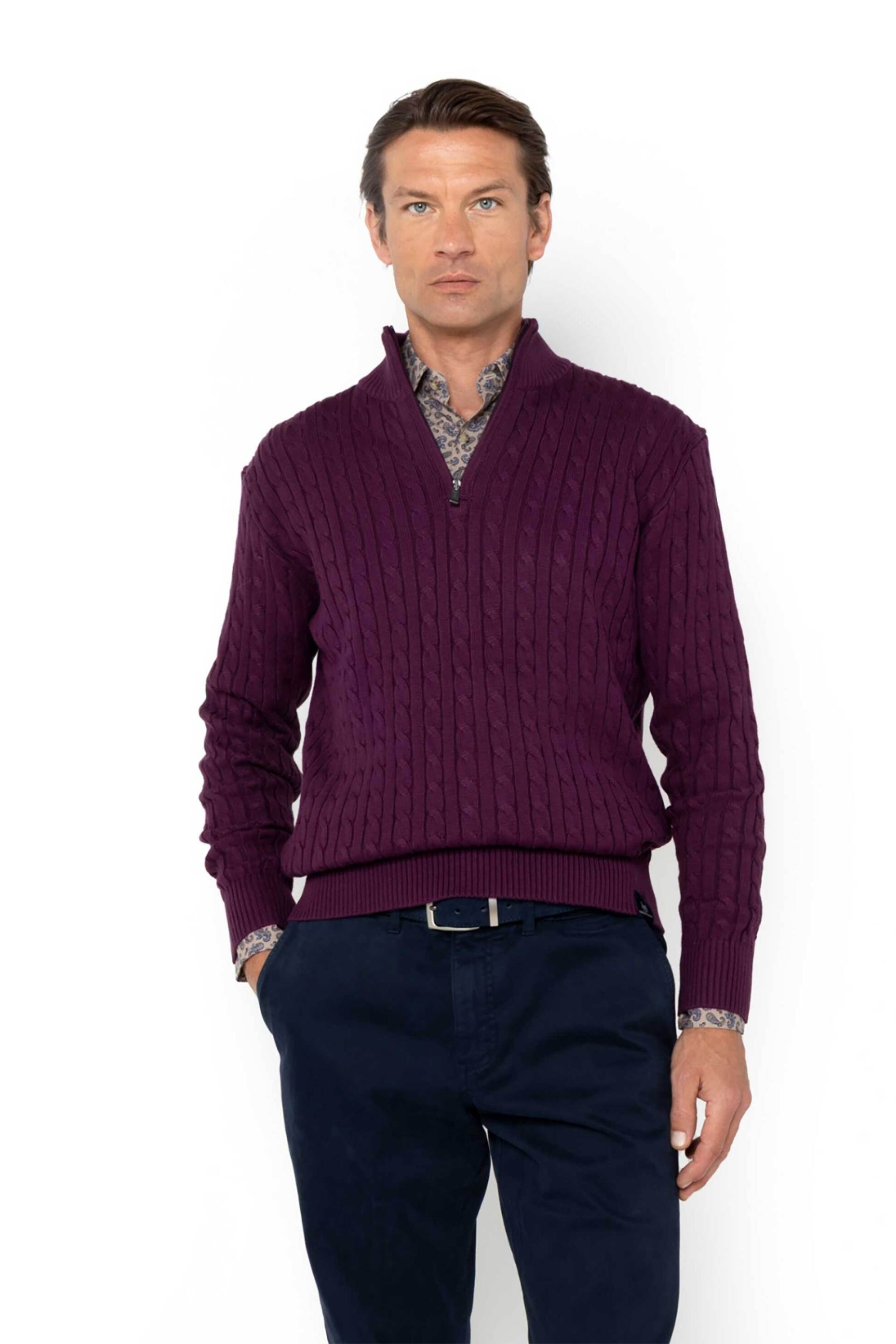 THE BOSTONIANS The Bostonians ανδρικό πουλόβερ με cable knit pattern και ψηλό λαιμό με 1/2 φερμουάρ Regular Fit - MO1112 Μπορντό