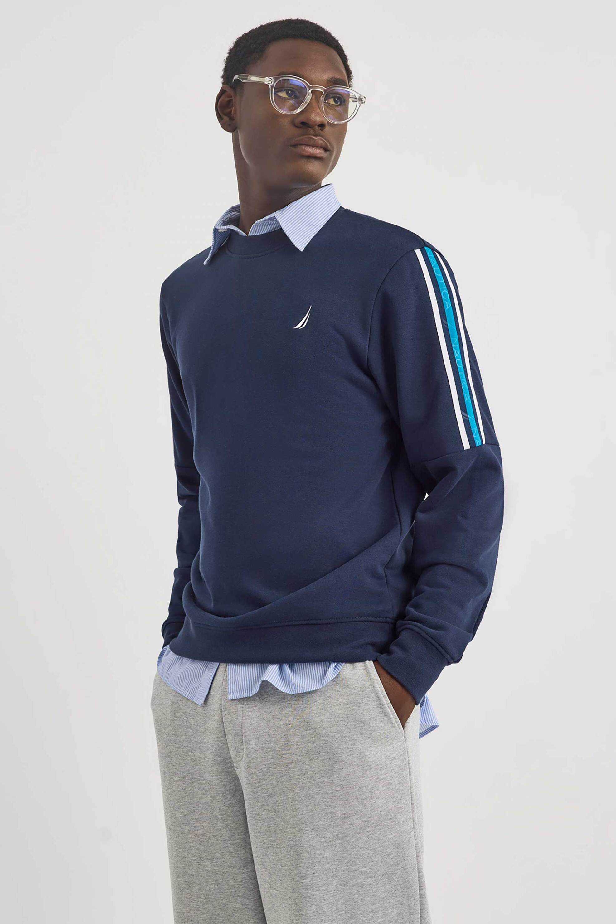 NAUTICA Nautica ανδρική μπλούζα φούτερ με κεντημένο λογότυπο και contrast ρίγες στα μανίκια Classic Fit - N1S03444 Μπλε Σκούρο