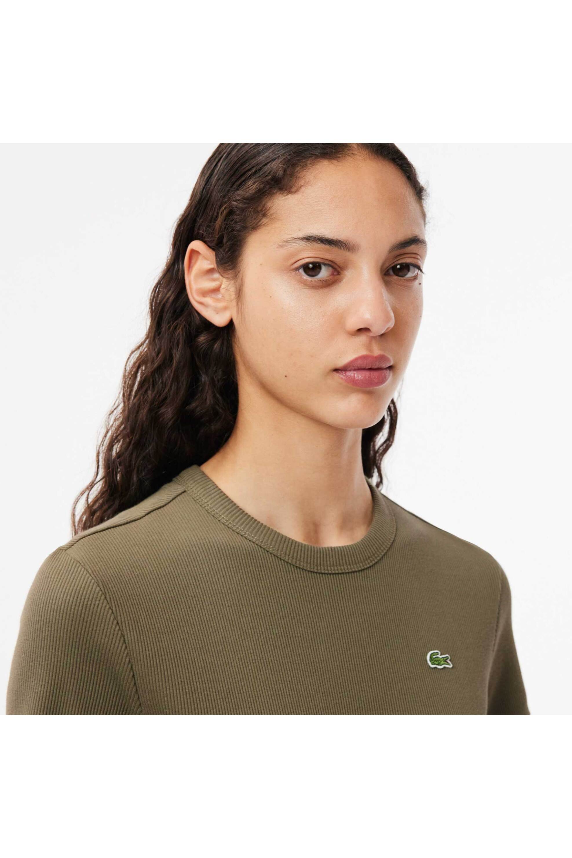 Lacoste γυναικείο T-shirt ribbed με κεντημένο λογότυπο Slim Fit - TF5538 Λαδί φωτογραφία