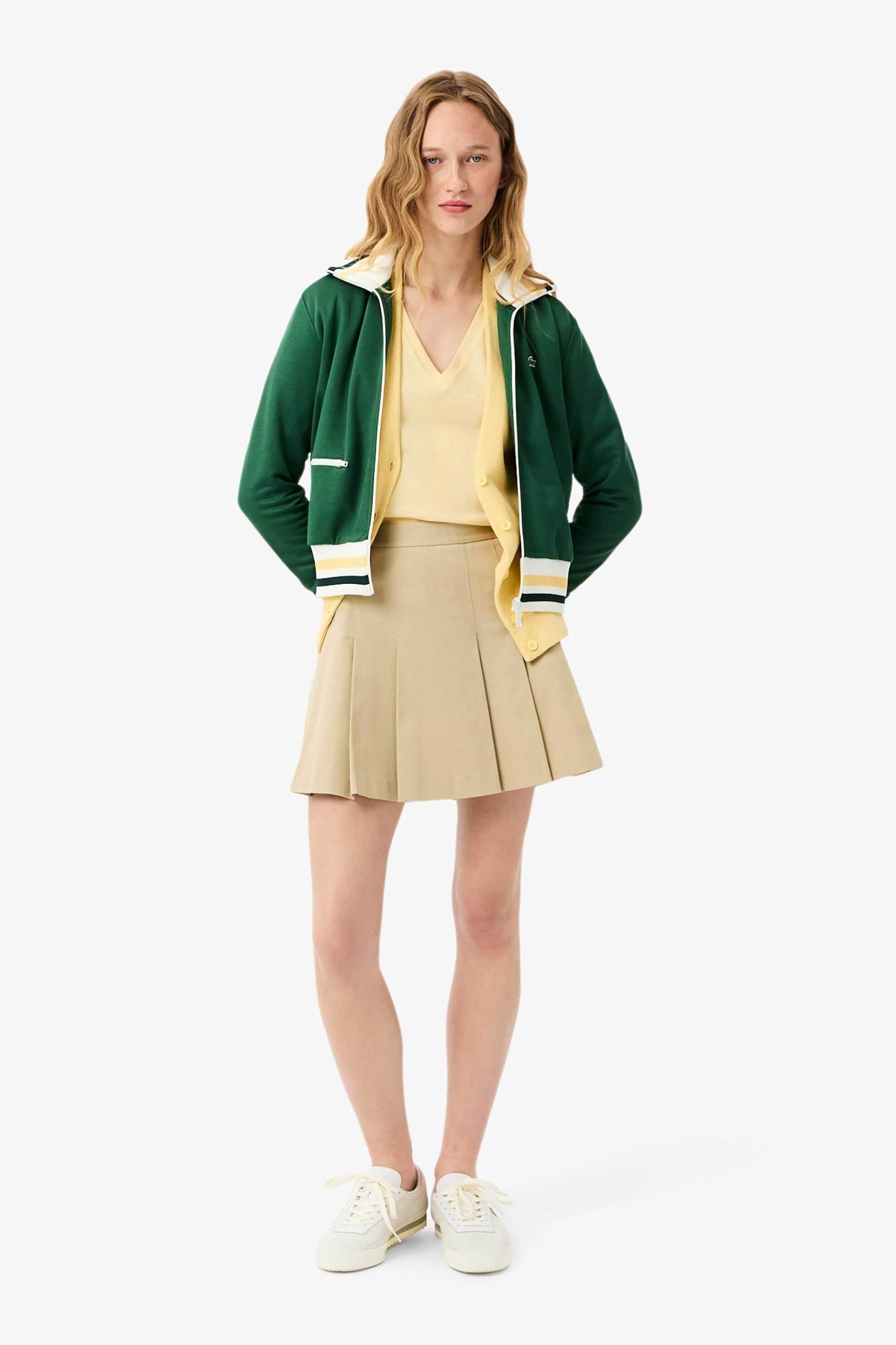 Lacoste γυναικείο T-shirt με κεντημένο λογότυπο και V λαιμόκοψη Relaxed Fit - TF7300 Κίτρινο Ώχρα φωτογραφία