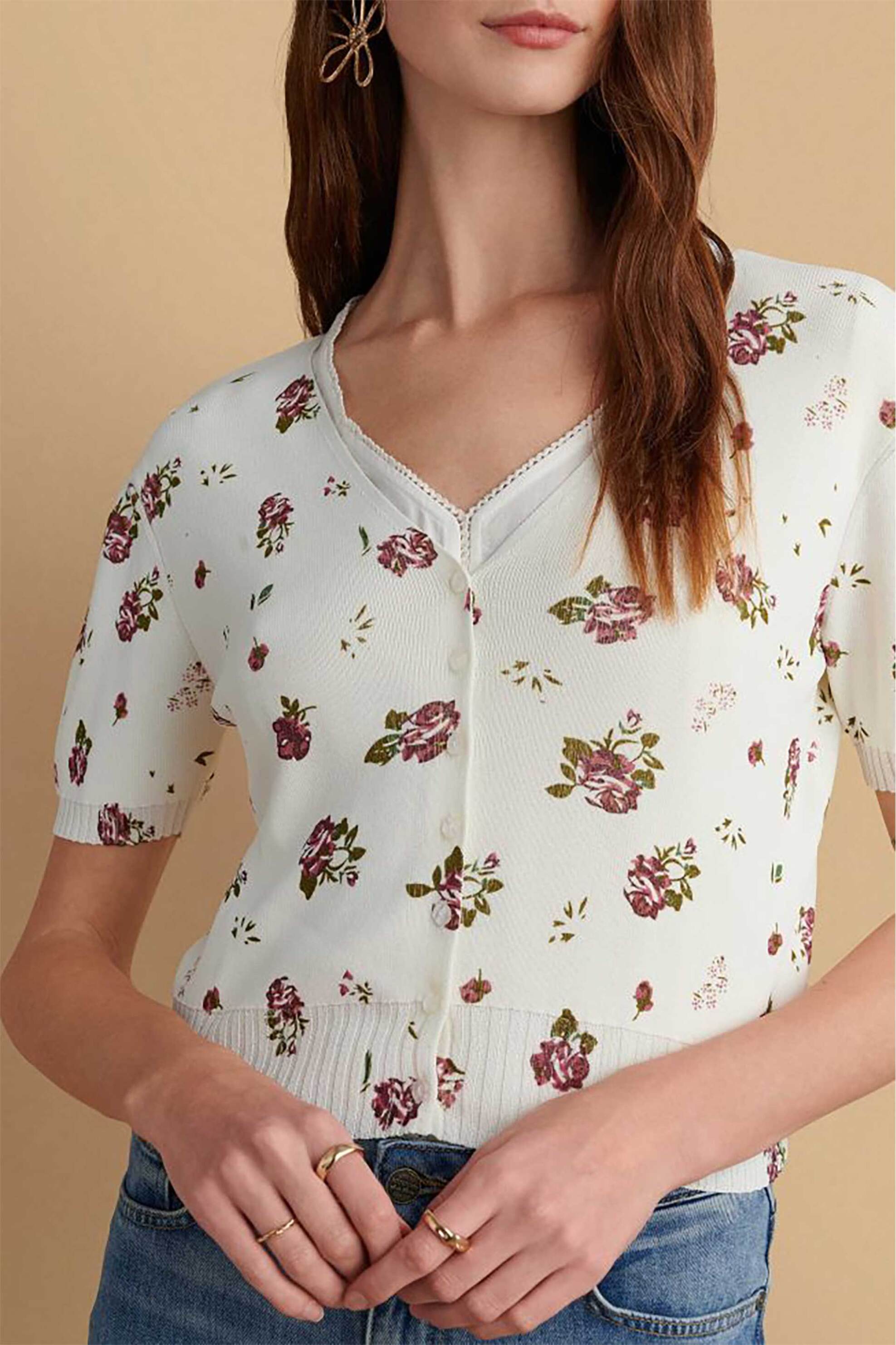 Attrattivo γυναικεία ζακέτα με all-over floral print - 9P22467 Λευκό φωτογραφία