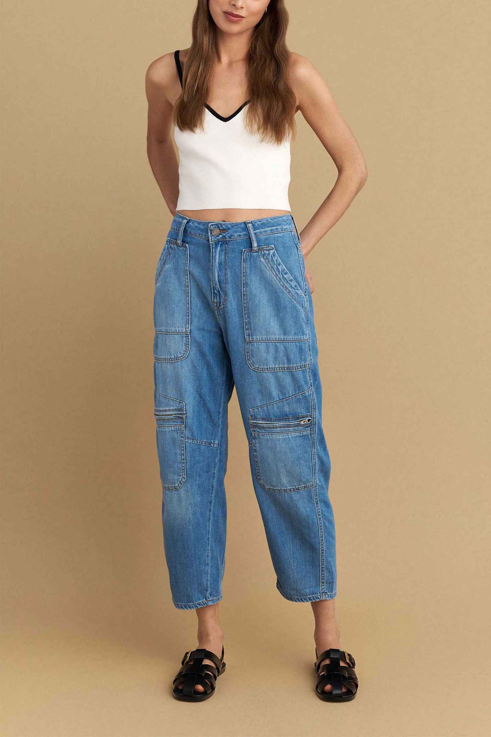  Attrattivo γυναικείο τζιν παντελόνι με τσέπες και logo patch cropped Barrel Fit - 9920831 Denim Blue Ανοιχτό 2025