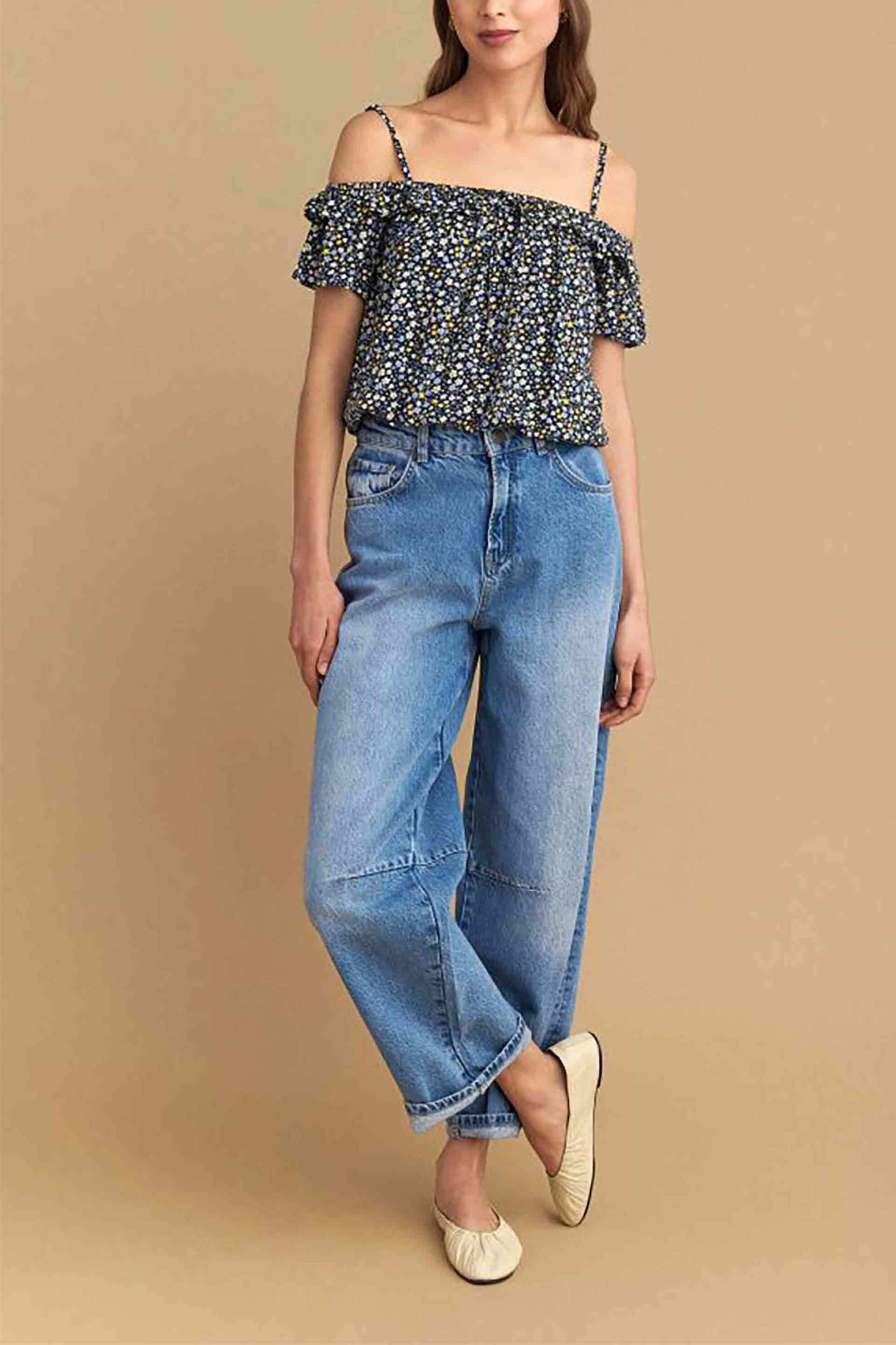 Attrattivo γυναικείο αμάνικο τοπ με all-over floral print και βολάν "Liberty" - 9920511 Μαύρο φωτογραφία