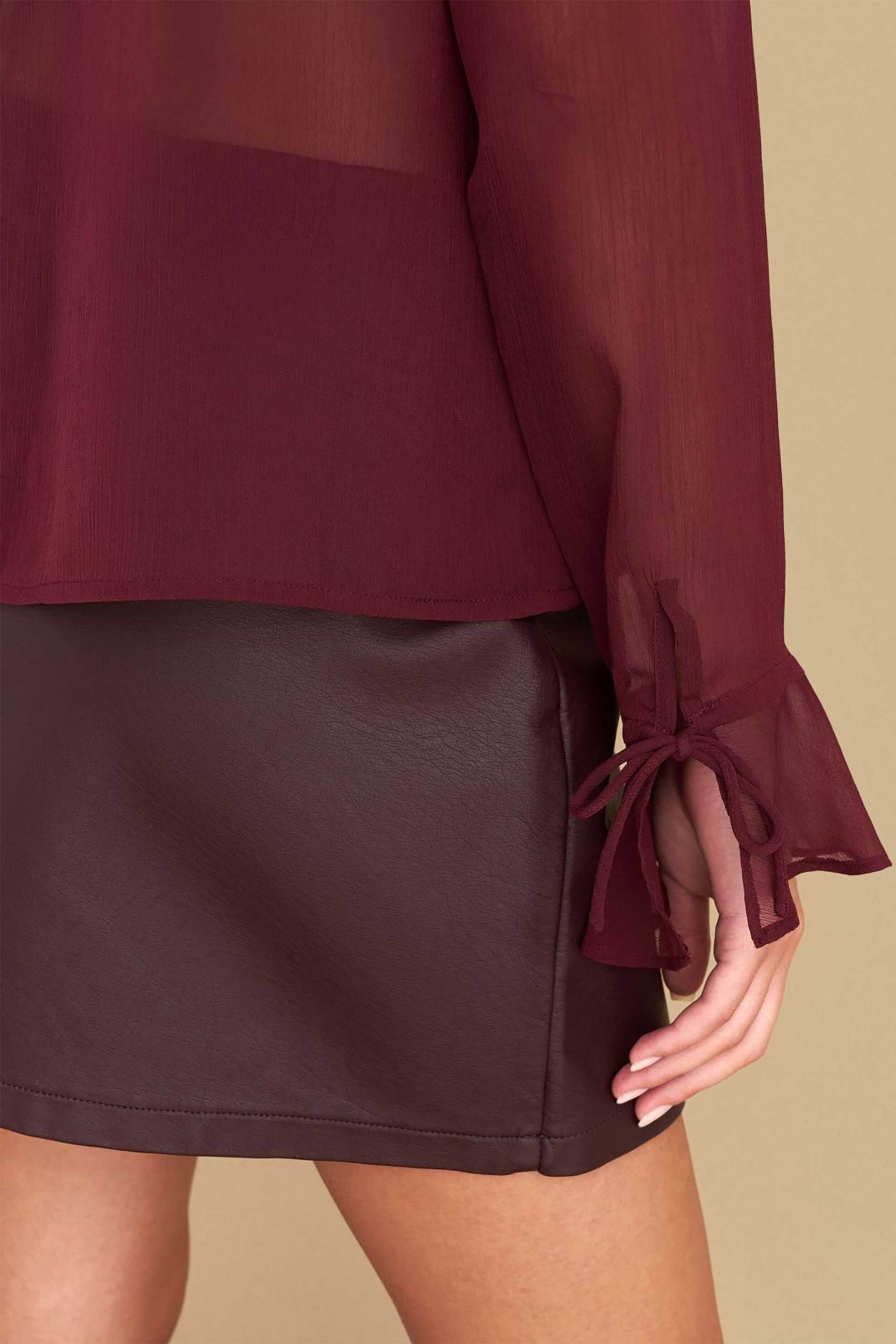 Attrativo γυναικείο τοπ με διαφάνεια και βολάν - 9922411 Μπορντό φωτογραφία