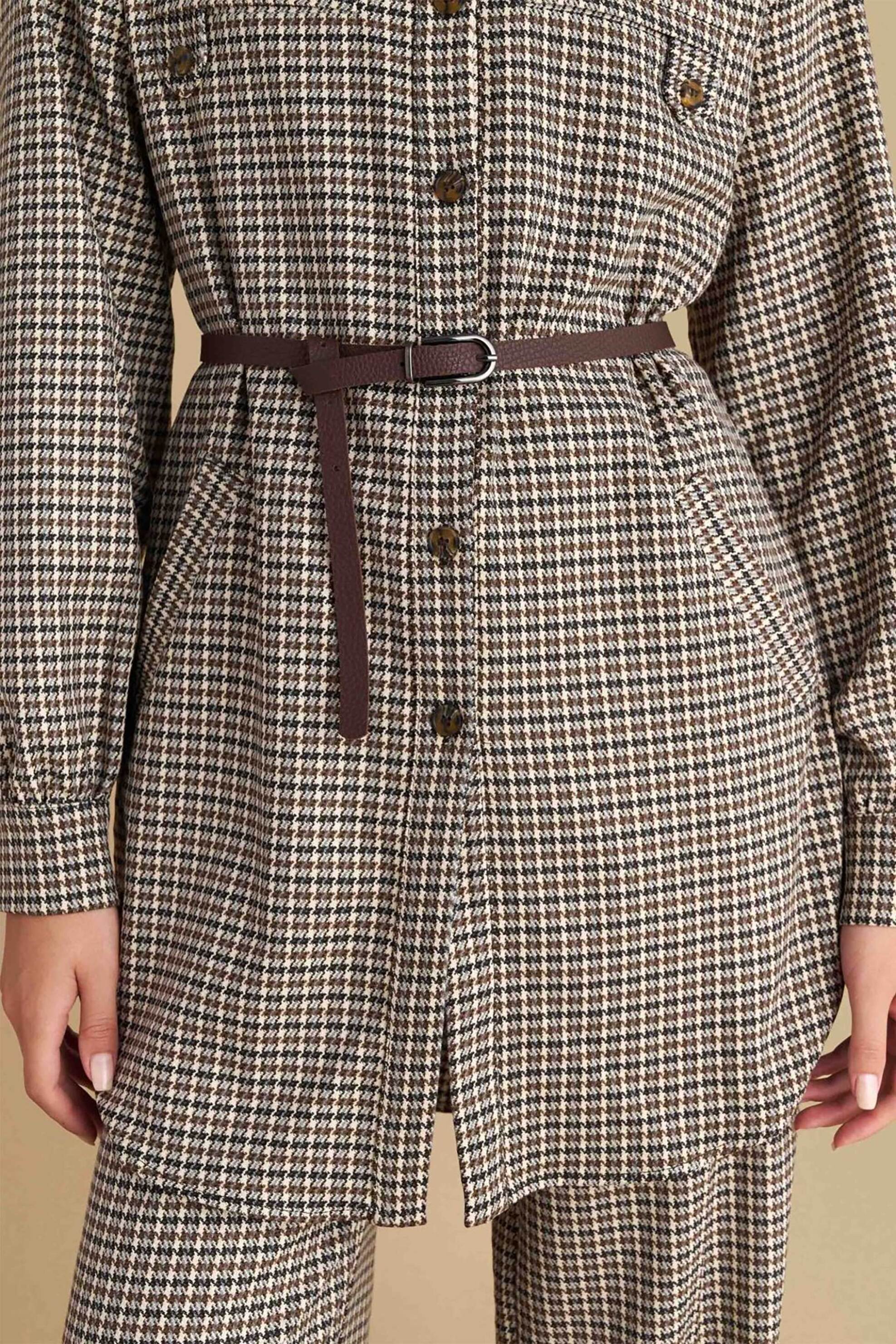 Attrativo γυναικείο πουκάμισο με καρό σχέδιο και ζώνη - 92006608 Μαύρο φωτογραφία