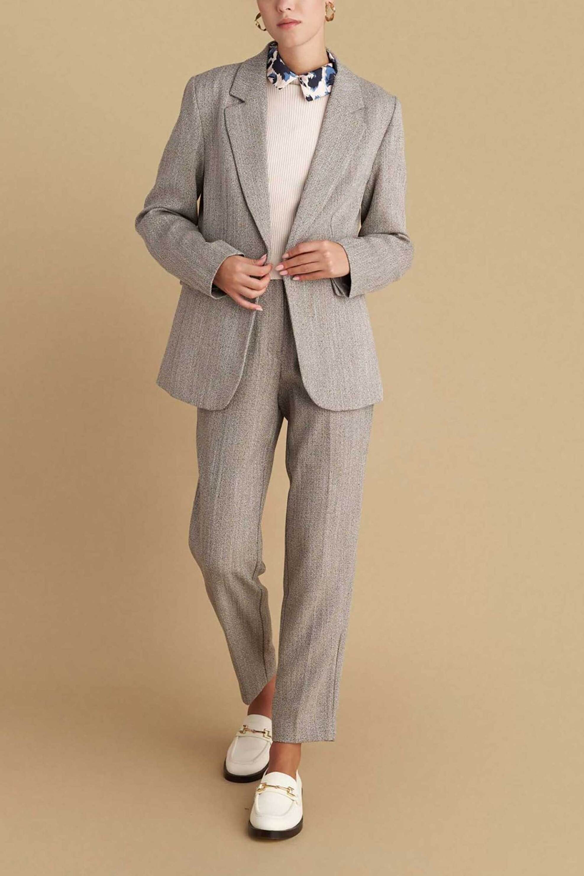 Attrativo γυναικείο σακάκι μονόχρωμο - 9921574 Μπεζ φωτογραφία