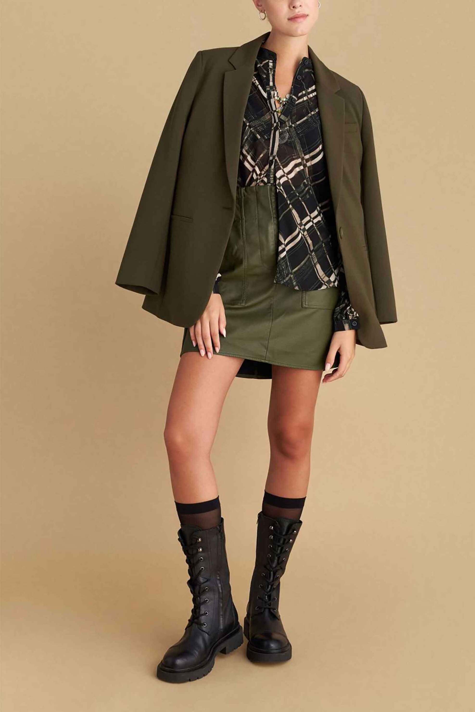 Attrativo γυναικείο πουκάμισο με all-over print - 9921699 Μαύρο φωτογραφία