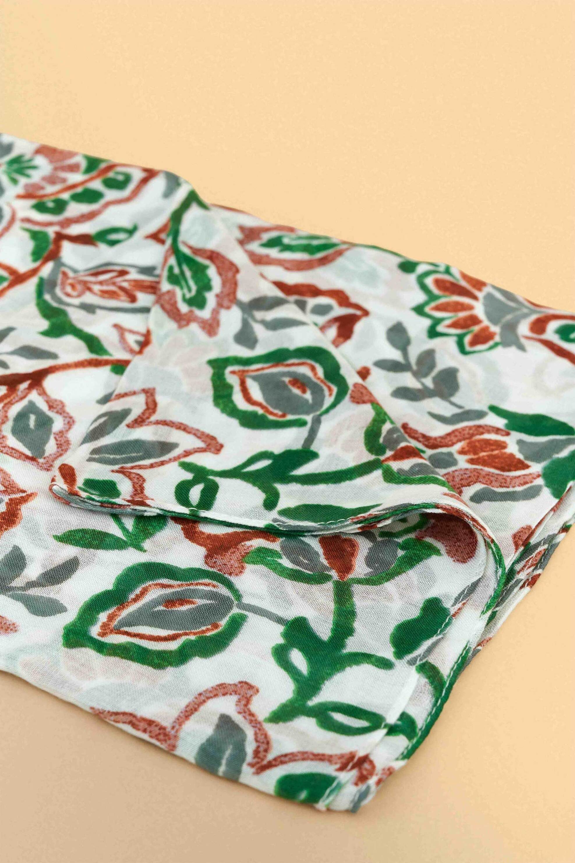 ATTRATTIVO Attrativo γυναικεία εσάρπα με all-over print - 9J23542 Λευκό - 2