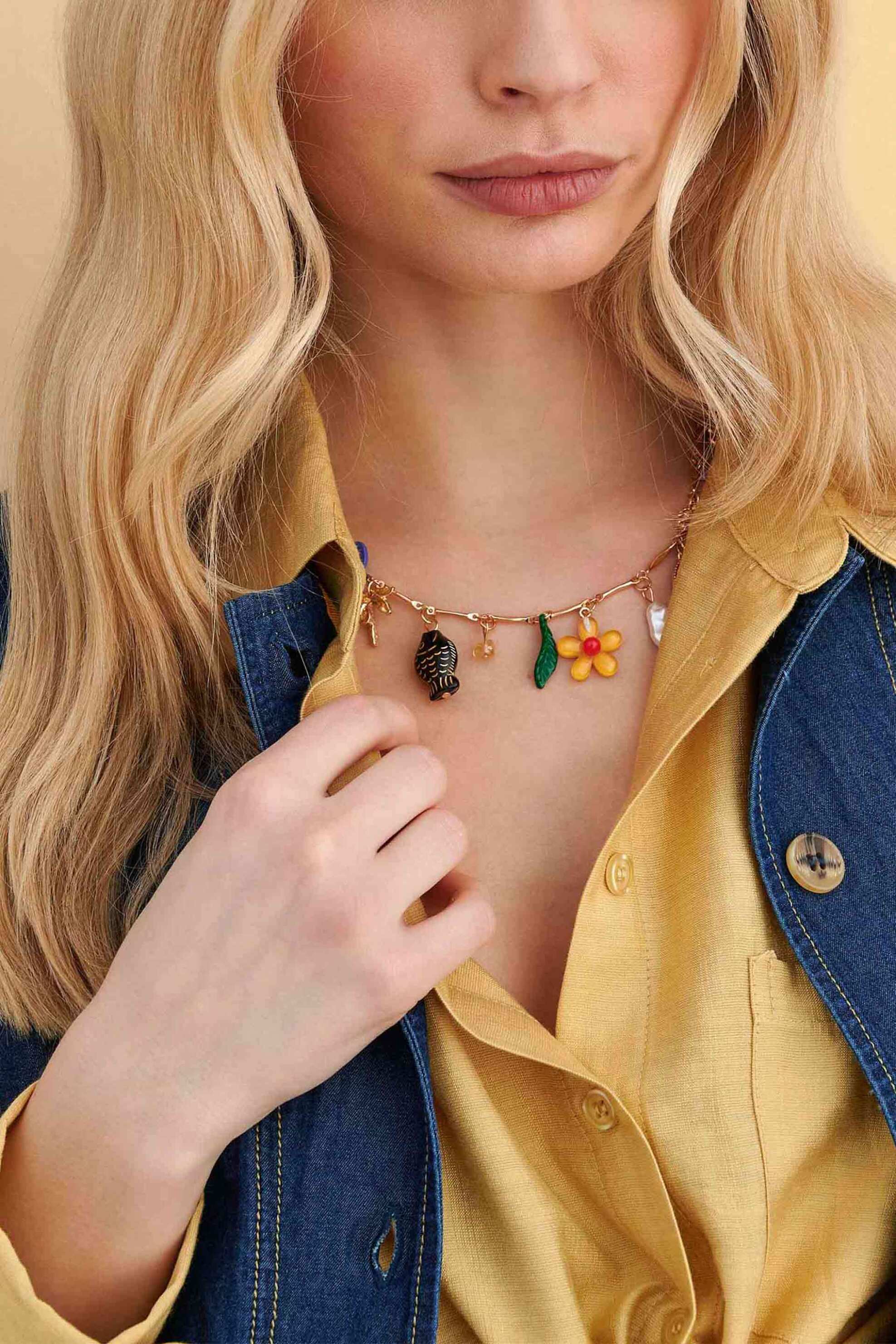 Attrativo γυναικείο κολιέ με κρεμαστά charms - 9F23618 Χρυσό
