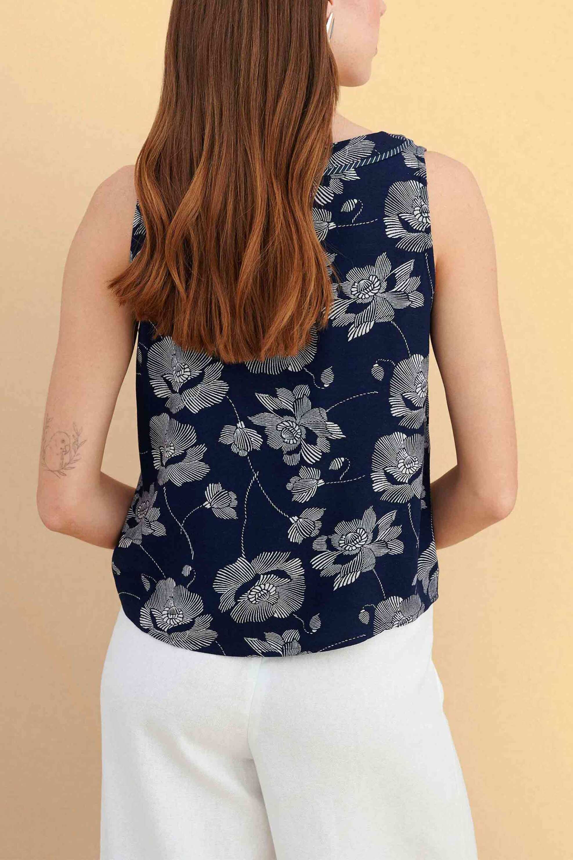 Attrativo Γυναικείο Αμάνικο Τοπ με Floral Print - 9923161 Μπλε Σκούρο