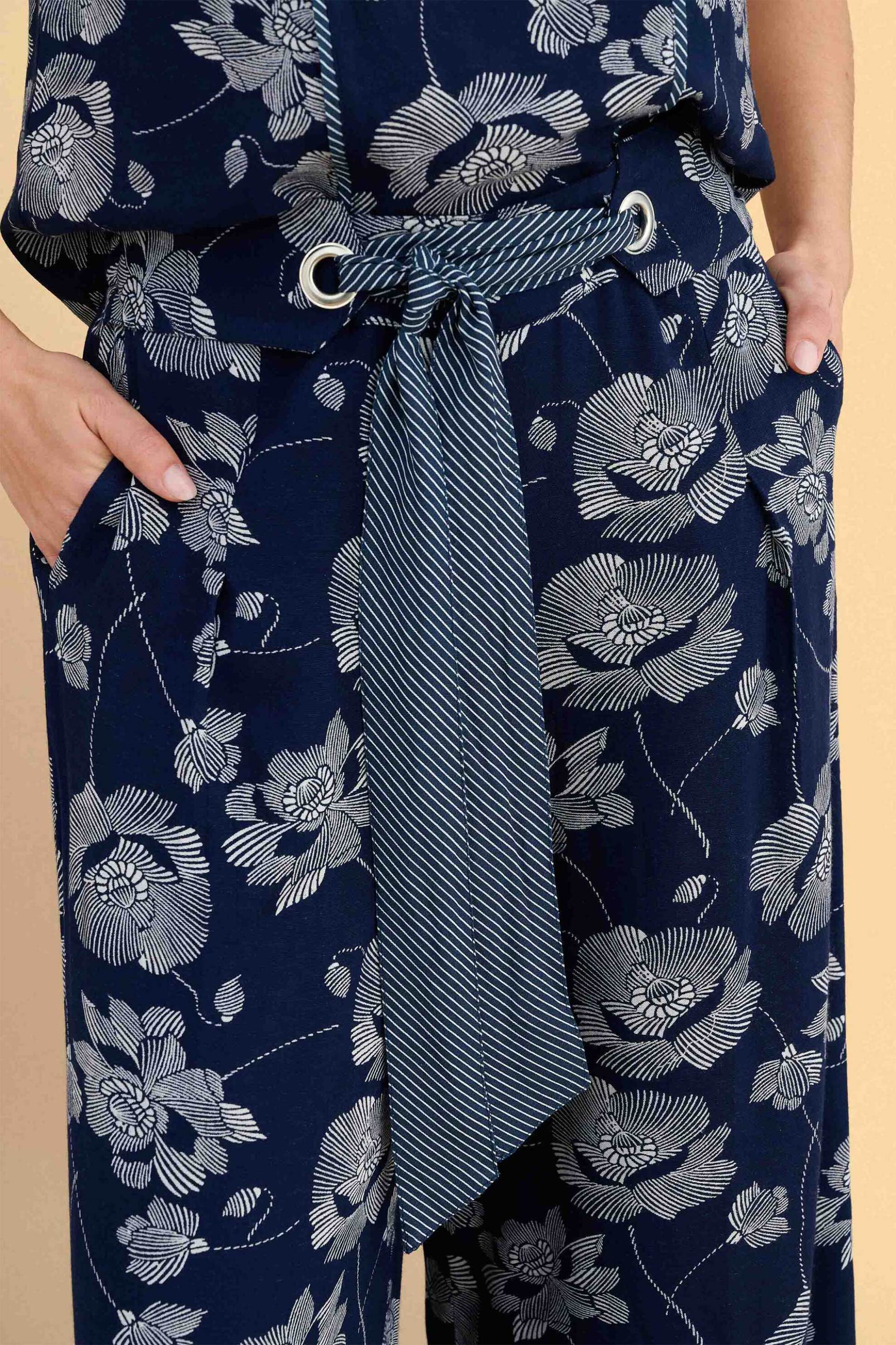 ATTRATTIVO Attrattivo γυναικεία παντελόνα με floral print - 9923162 Μπλε Σκούρο - 2