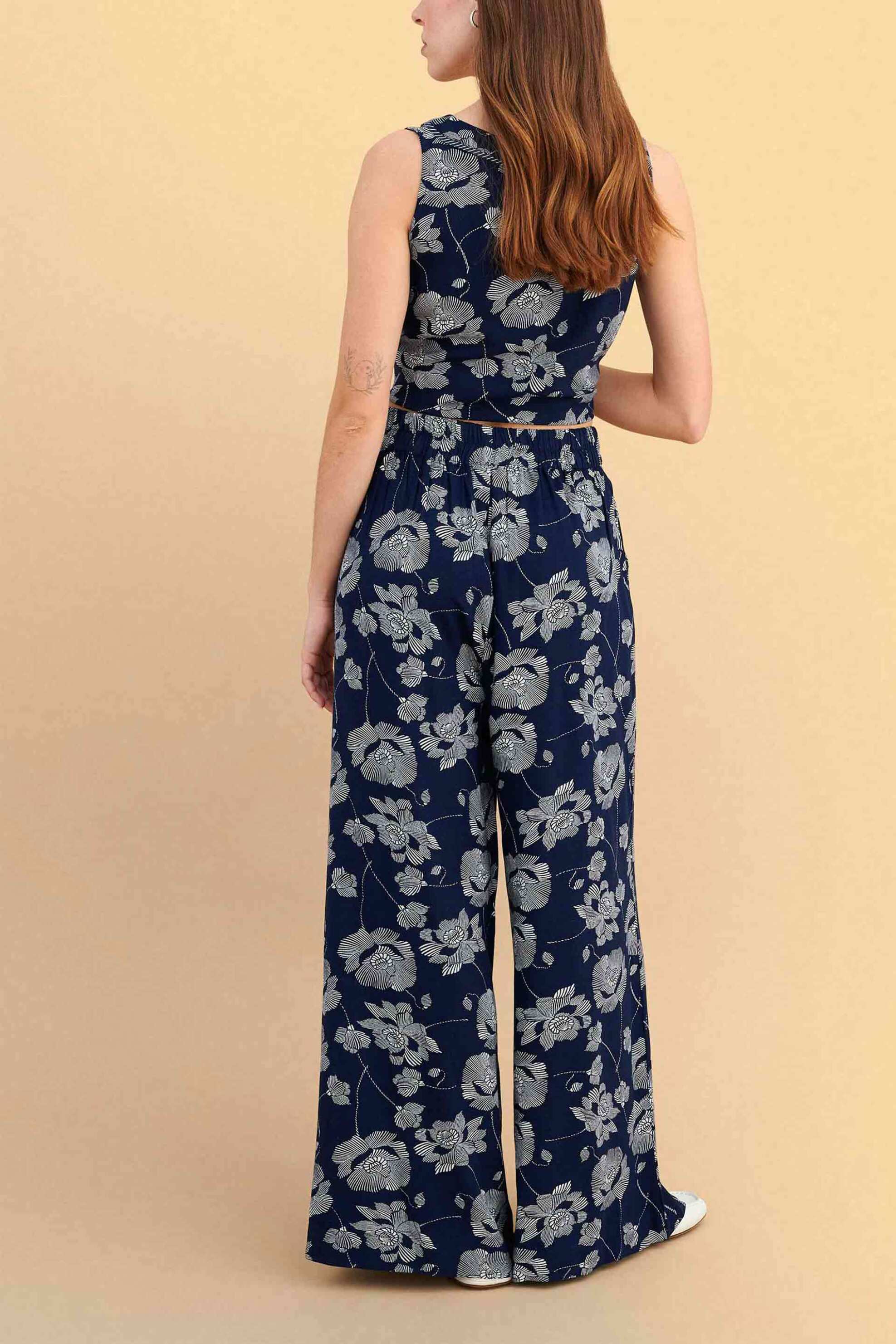 Attrattivo Γυναικεία Παντελόνα με Floral Print - 9923162 Μπλε Σκούρο