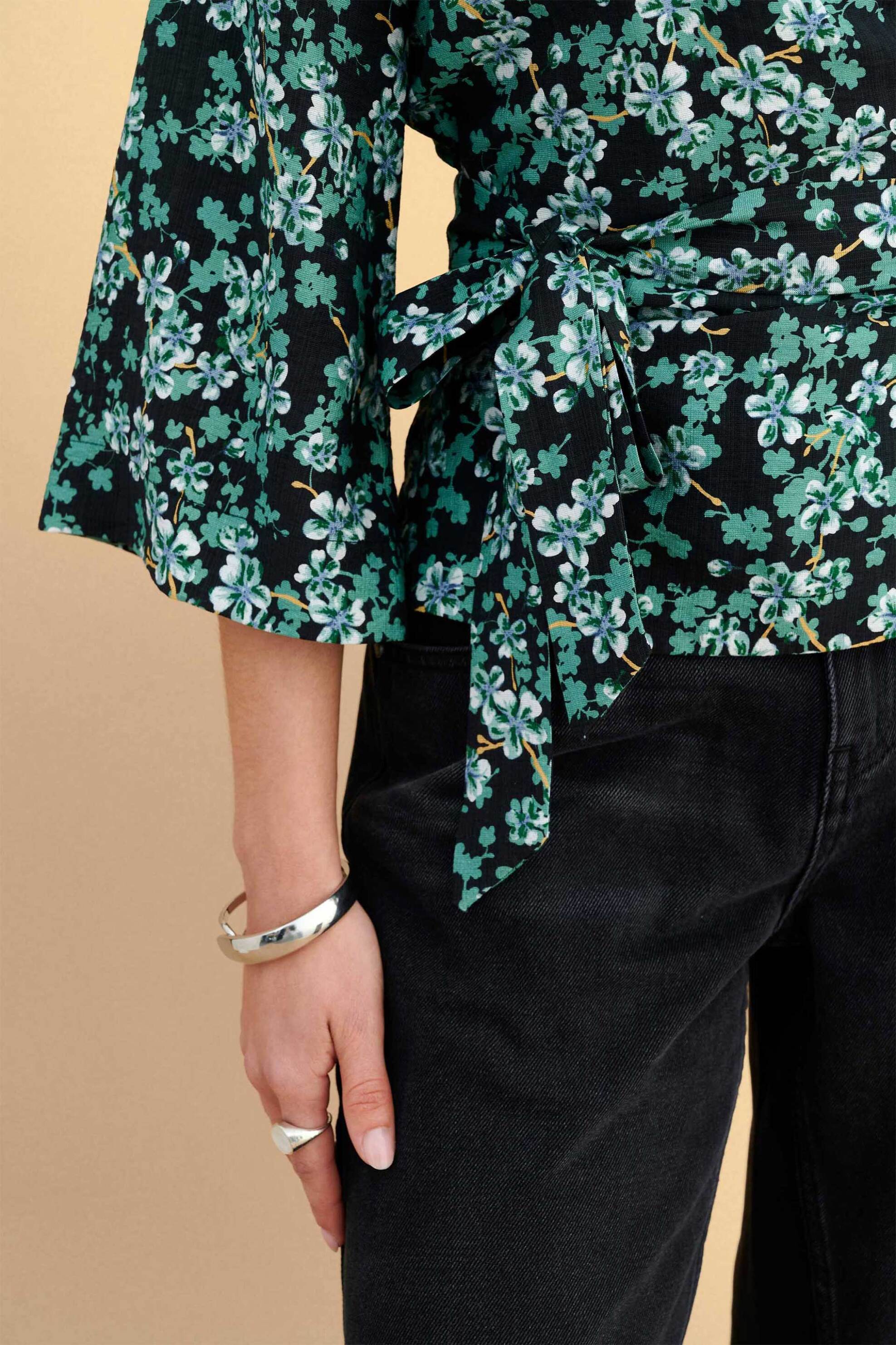 ATTRATTIVO Attrativo γυναικείο τοπ κρουαζέ με floral print - 9923015 Πράσινο - 2