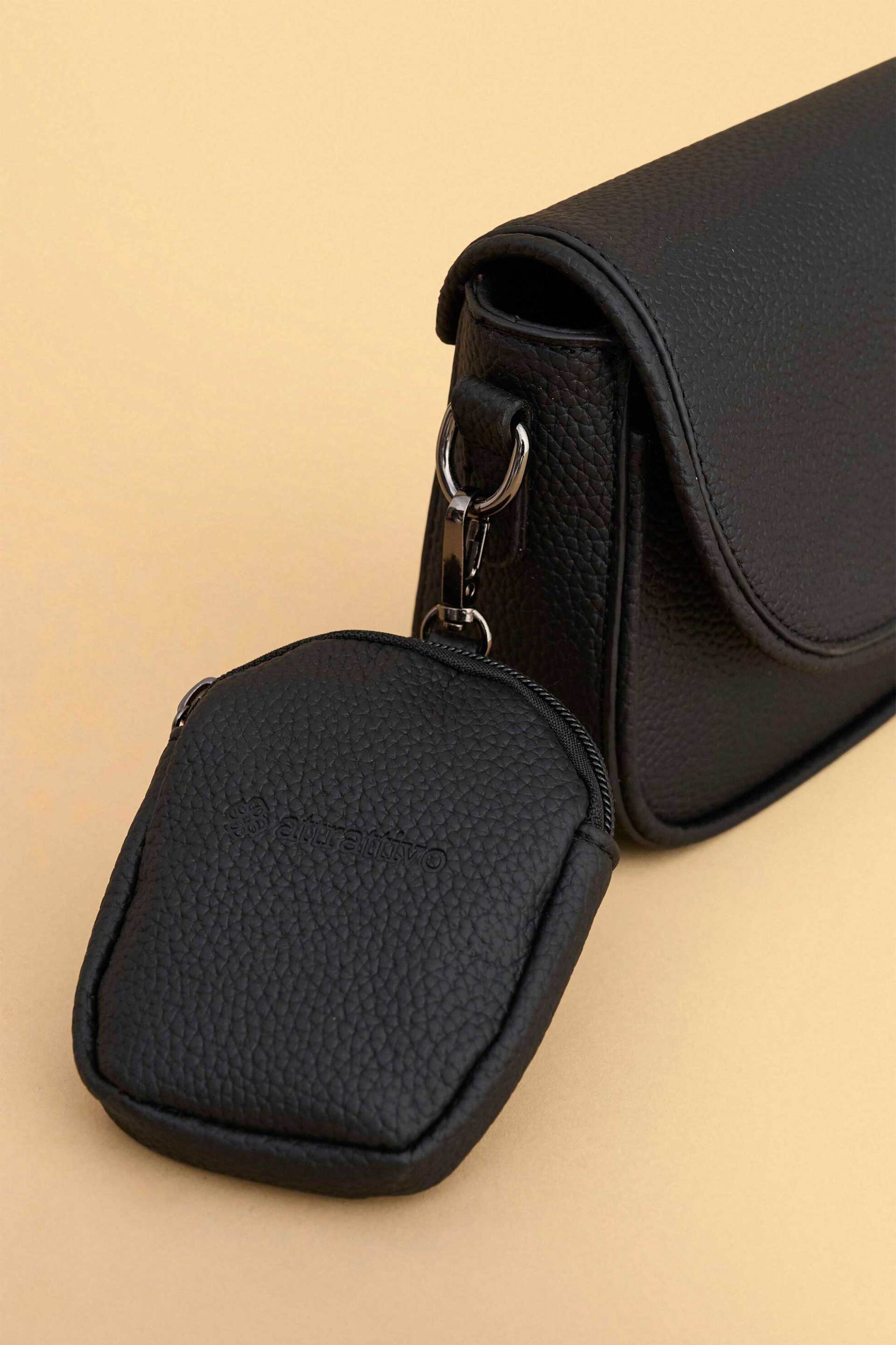 Attrattivo γυναικεία τσάντα crossbody με θήκη μπρελόκ - 9T23452 Μαύρο