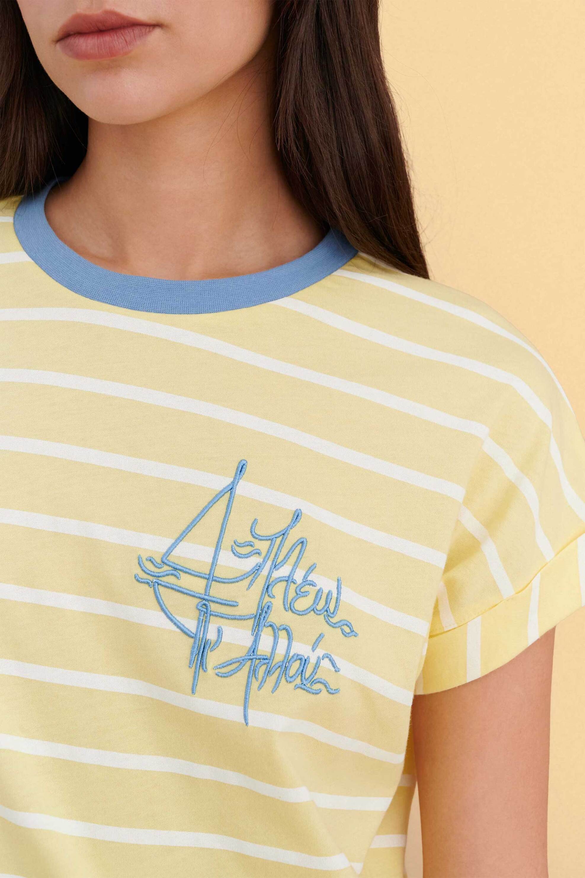 ATTRATTIVO Attrativo γυναικείο T-shirt ριγέ με lettering - 9923325 Κίτρινο - 2