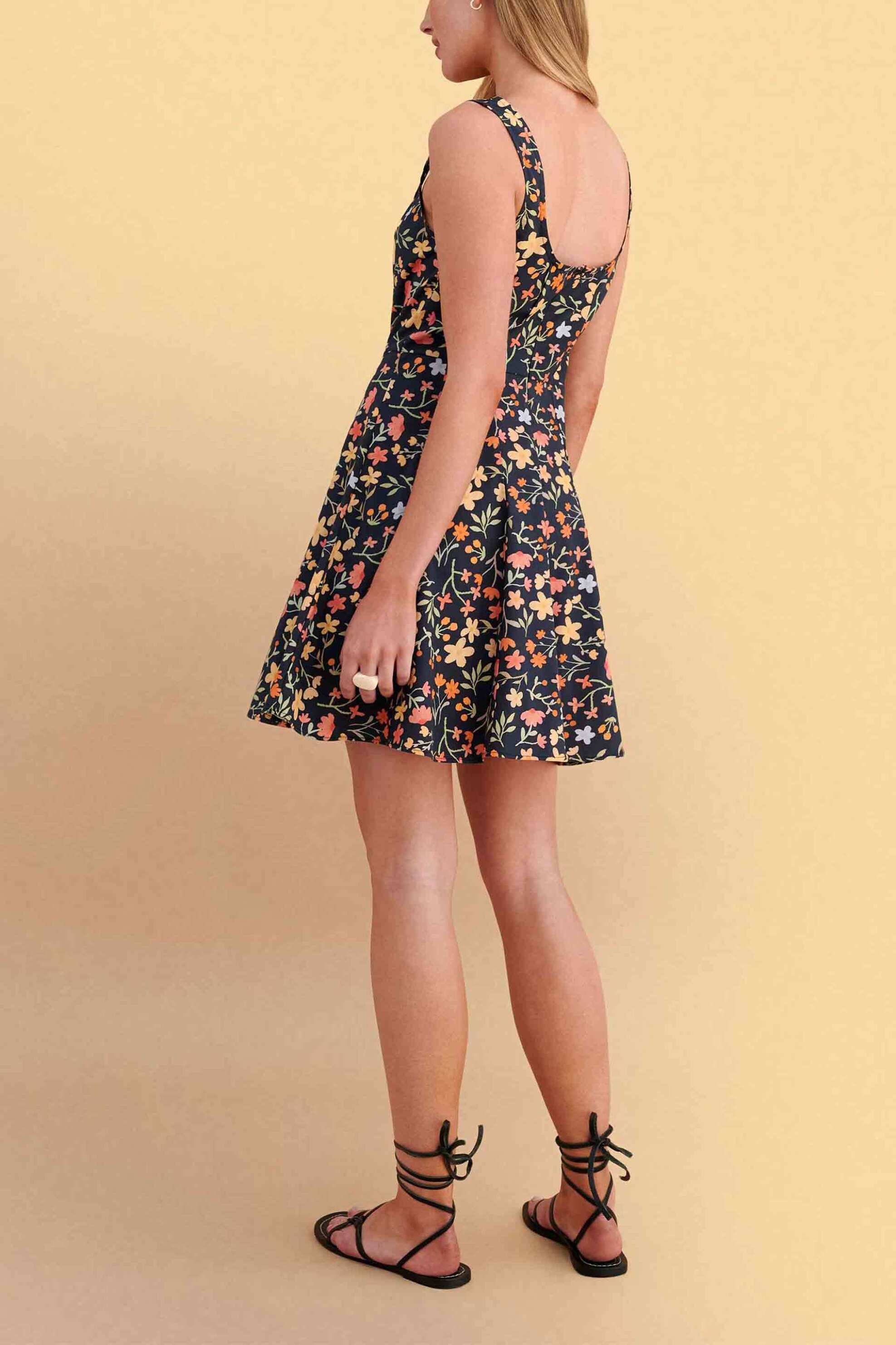 ATTRATTIVO Attrativo γυναικείo mini αμάνικο φόρεμα με floral print - 91056853 Μαύρο - 3