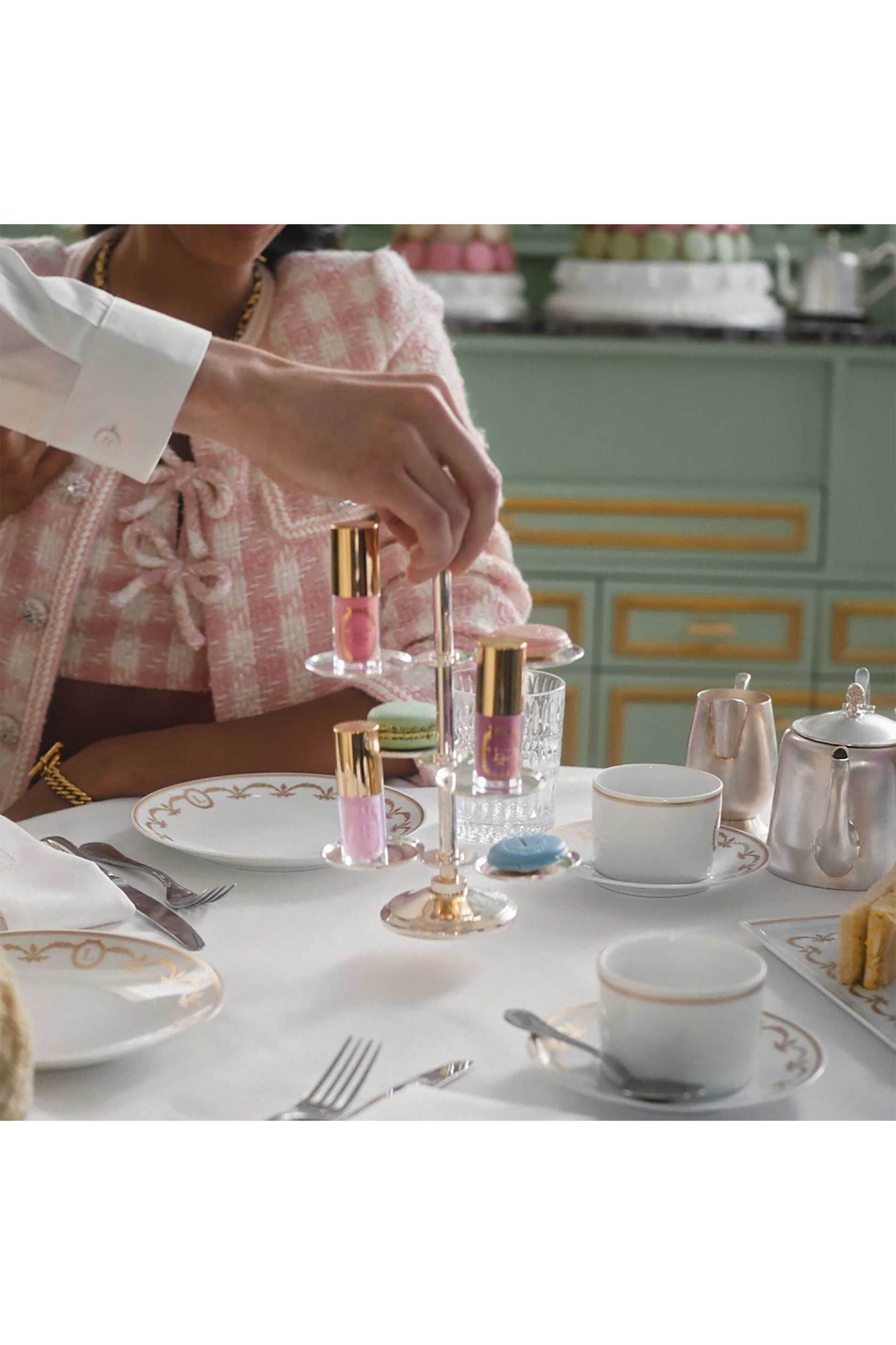 Estée Lauder x Ladurée Limited Edition Lip Oil Collection - G8K5010000 φωτογραφία