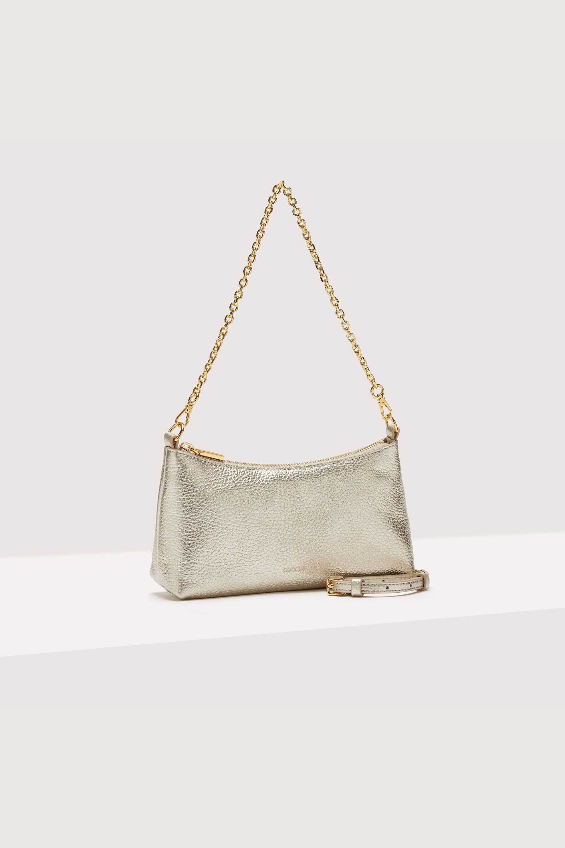 COCCINELLE Coccinelle γυναικεία δερμάτινη τσάντα crossbody μονόχρωμη με σταμπωτό λογότυπο "Aura" - E5QH0-550101 Χρυσό - 2