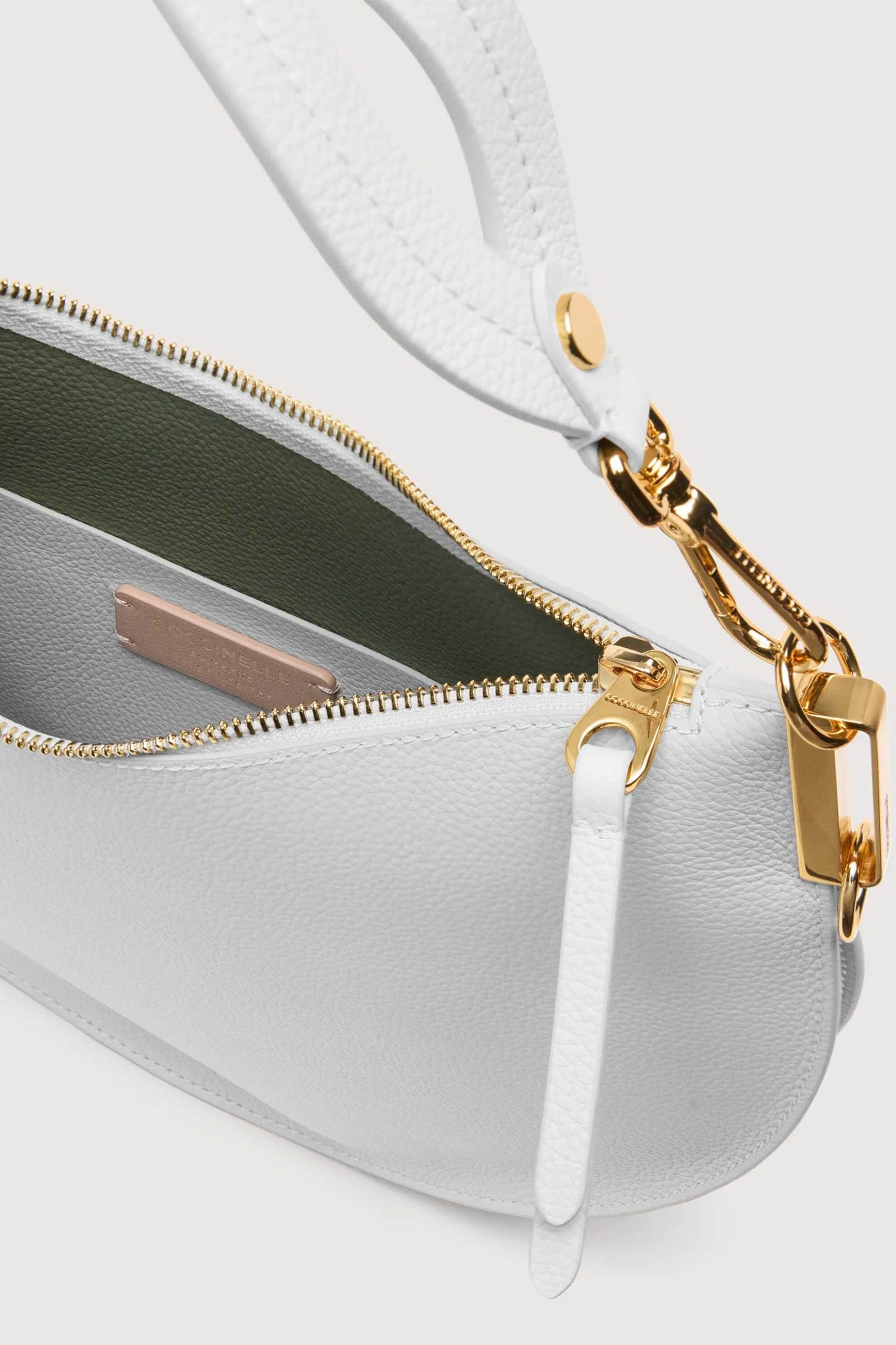 Coccinelle γυναικεία δερμάτινη τσάντα ώμου "Sunup Medium" - E1QKF-130201 Λευκό φωτογραφία