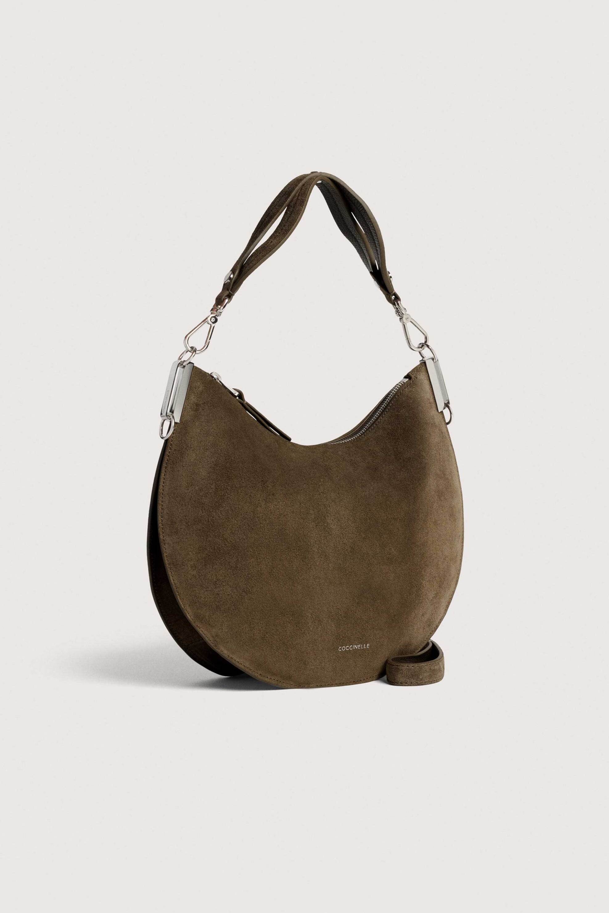 Coccinelle γυναικεία τσάντα ώμου suede με ανάγλυφο λογότυπο 