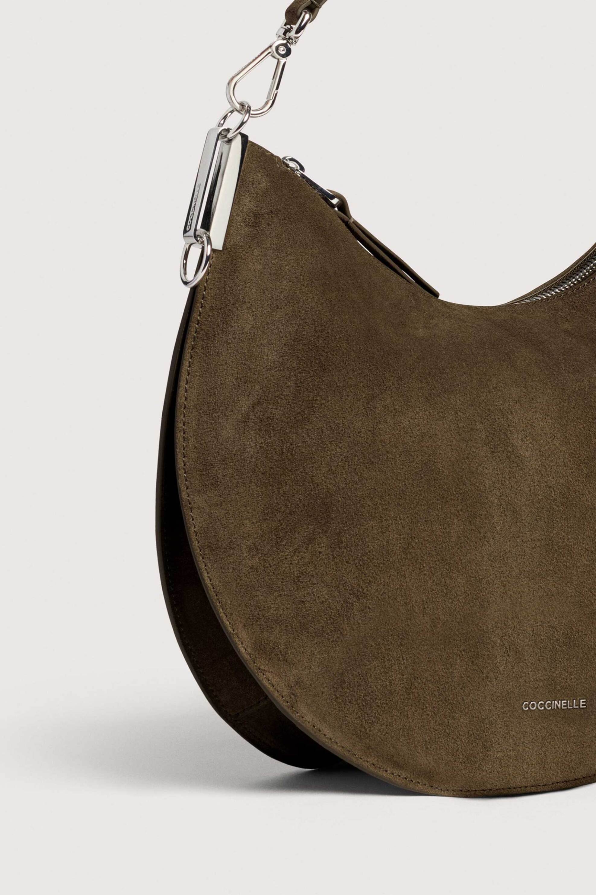 COCCINELLE Coccinelle γυναικεία τσάντα ώμου suede με ανάγλυφο λογότυπο "Sunup Medium" - E1QKG-130201 Γκρι - 3