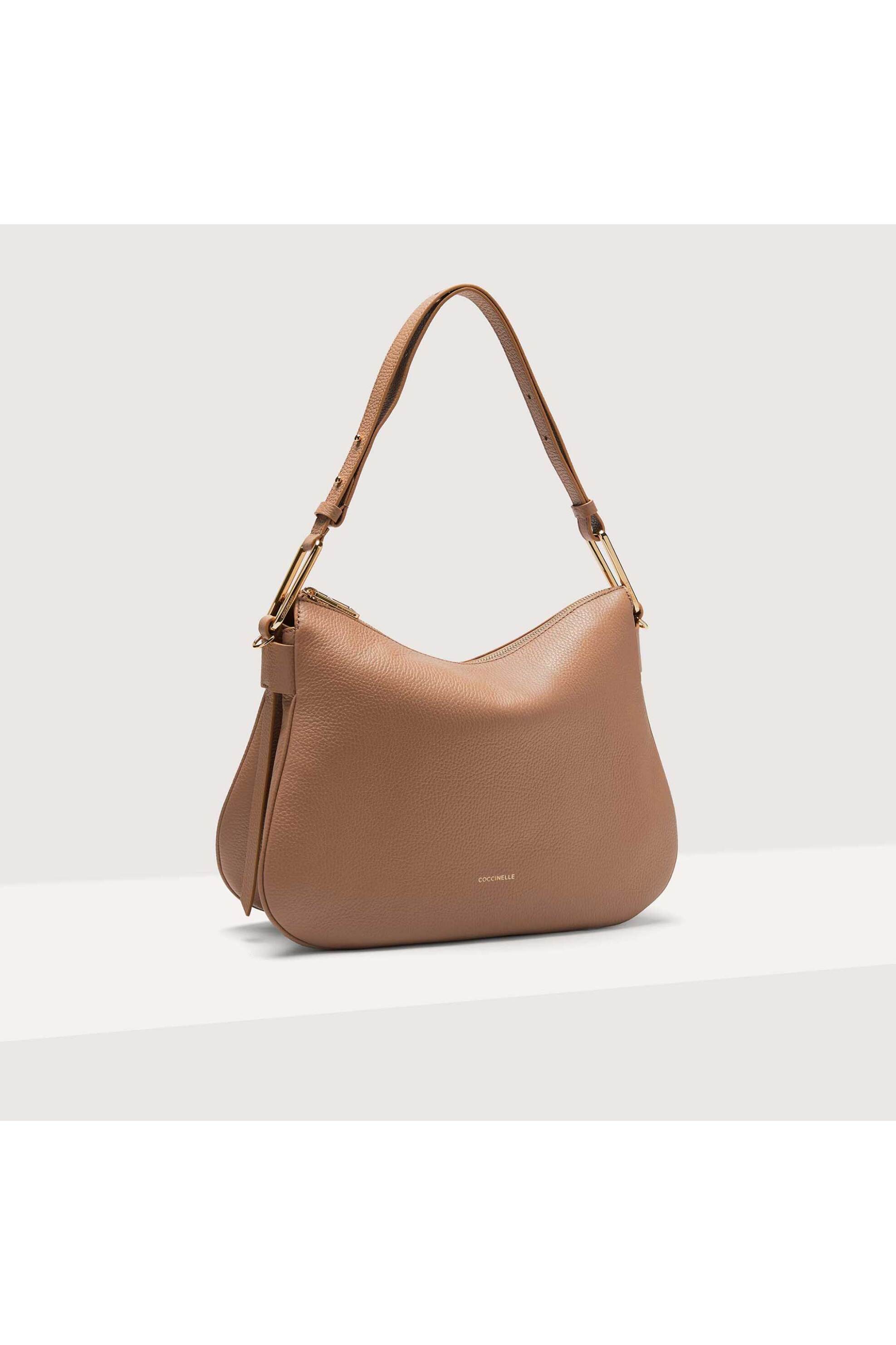 Coccinelle γυναικεία δερμάτινη τσάντα ώμου "Magie Soft Medium" - E1PQR-130101N71 Ταμπά φωτογραφία