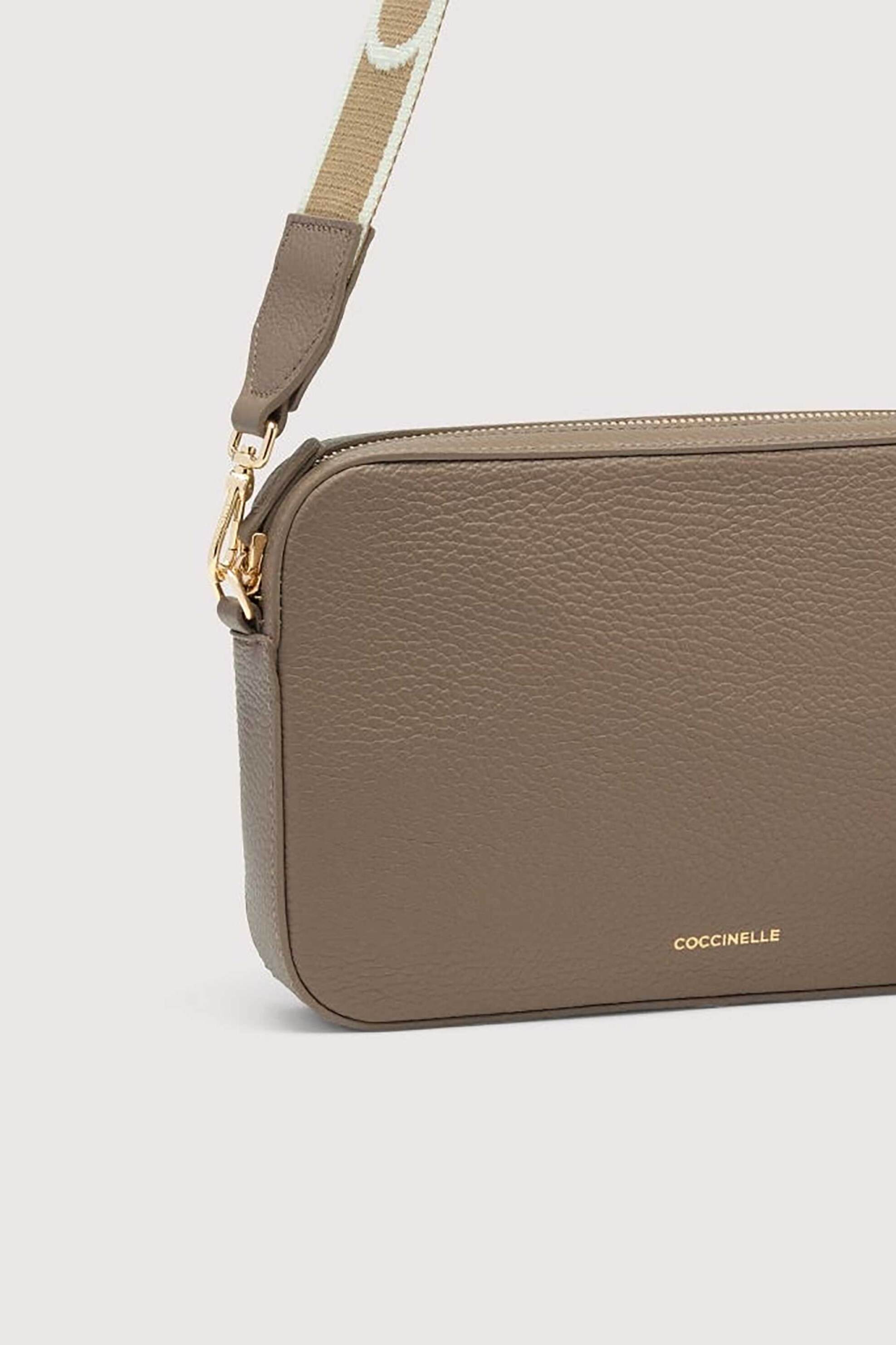 Coccinelle γυναικεία τσάντα crossbody "Tebe" - E5MN5-520101 Γκρι φωτογραφία