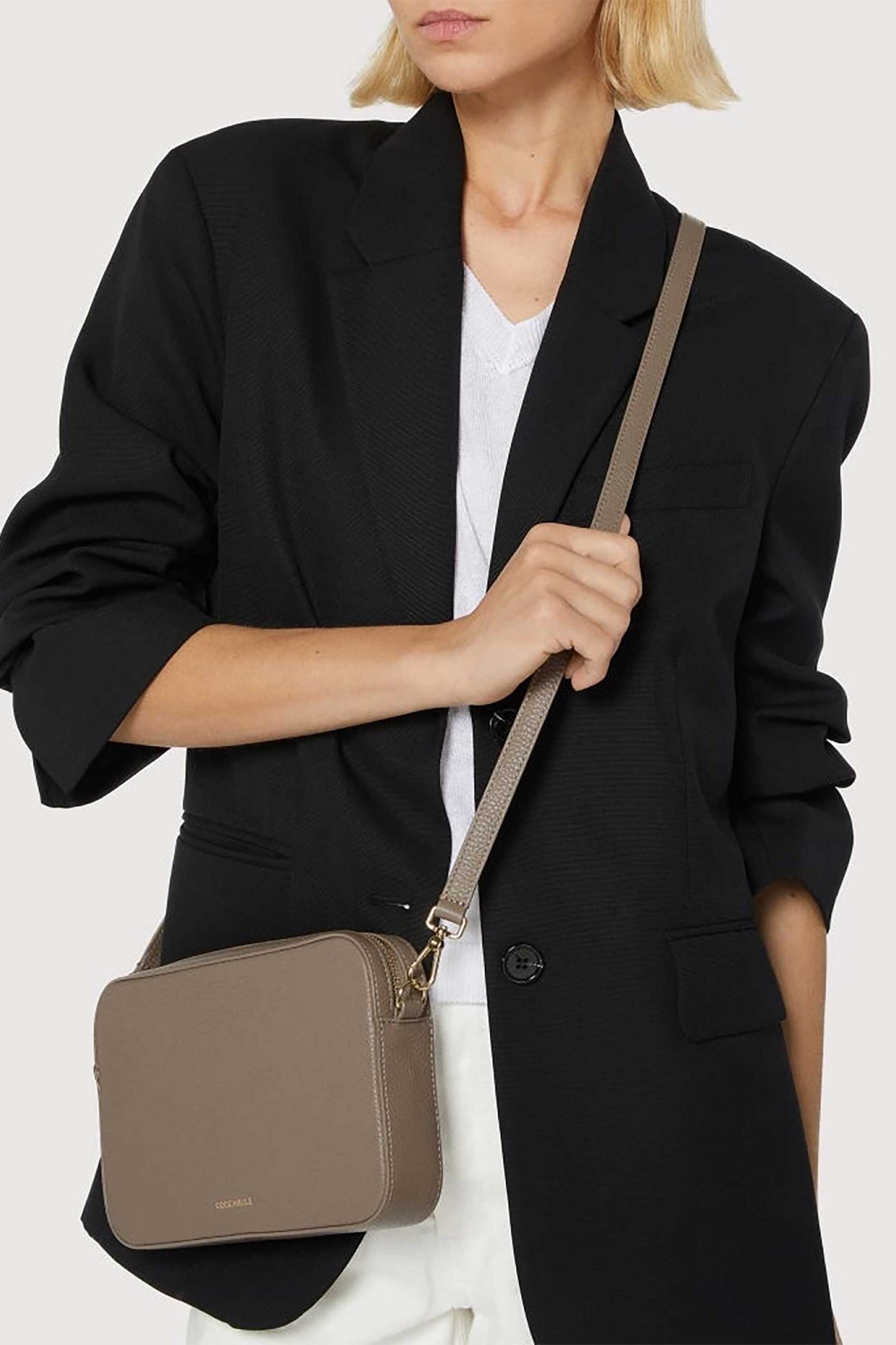 Coccinelle γυναικεία τσάντα crossbody "Tebe" - E5MN5-520101 Γκρι φωτογραφία