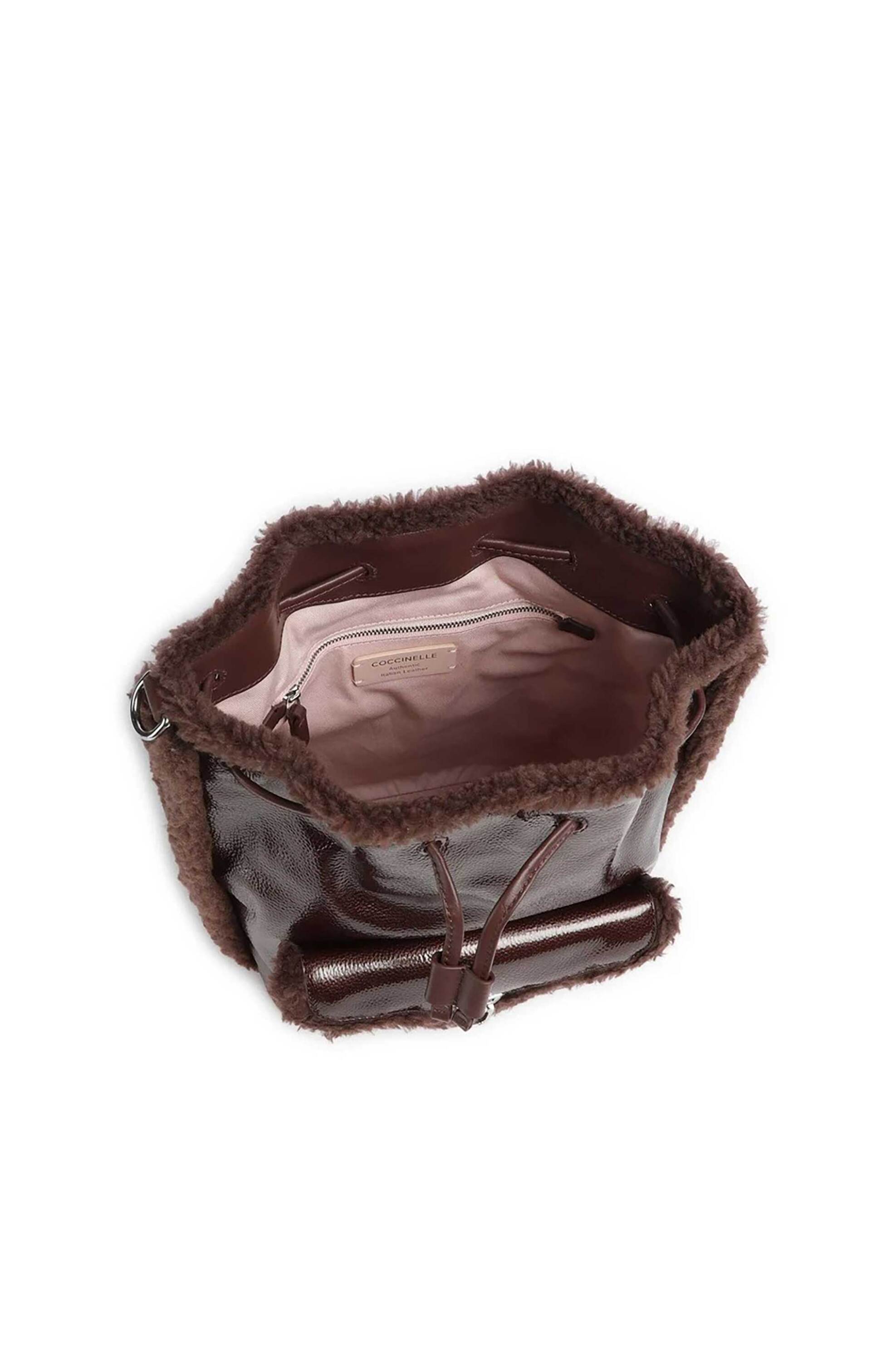 COCCINELLE Coccinelle γυναικεία τσάντα ώμου με faux γούνα "Beat Bucket" - E1VB6-230201 Καφέ Σκούρο - 3
