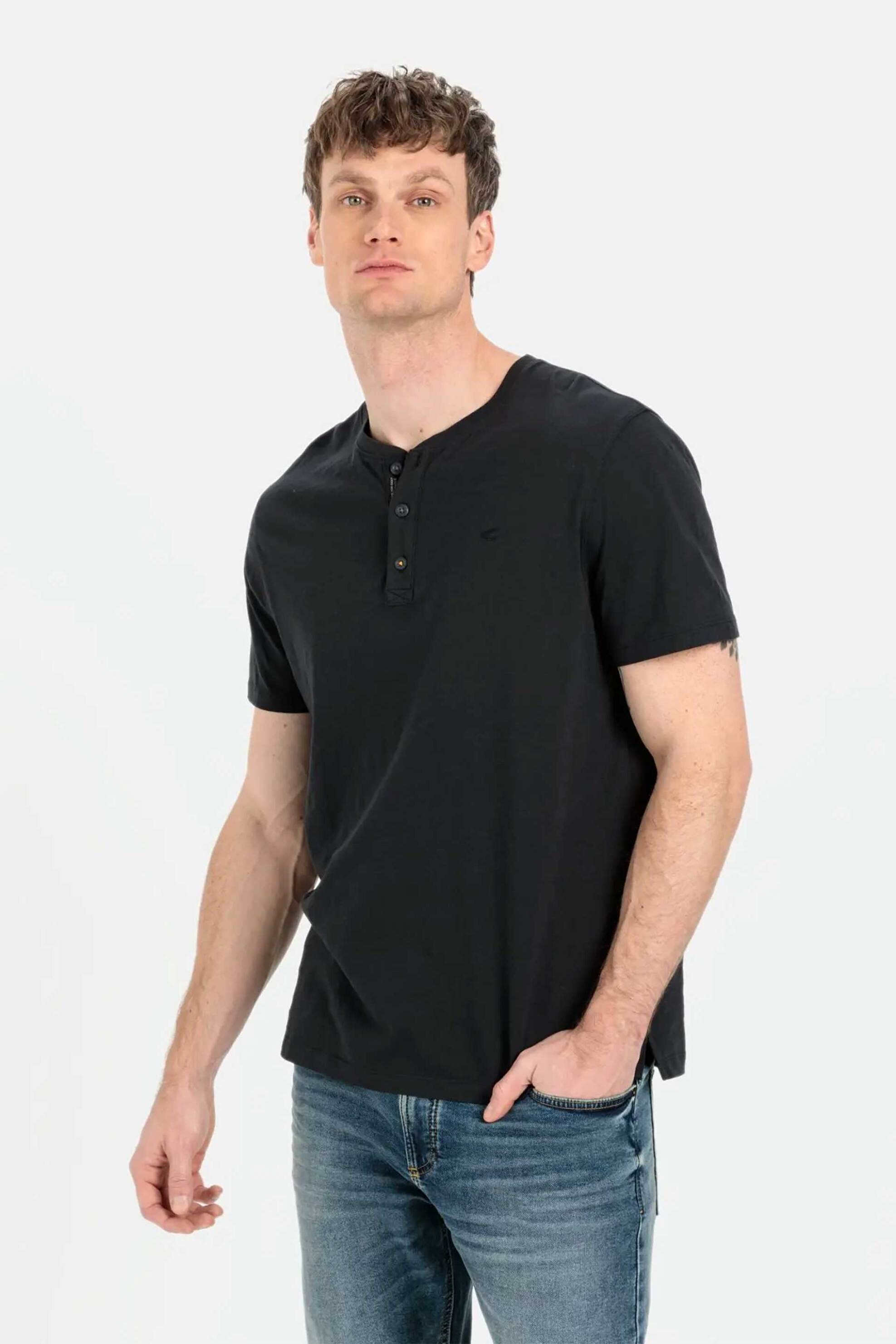 Camel Active ανδρική κοντομάνικη μπλούζα henley με κεντημένο monogram Regular Fit - C261NOS-409474-9T84 Μαύρο