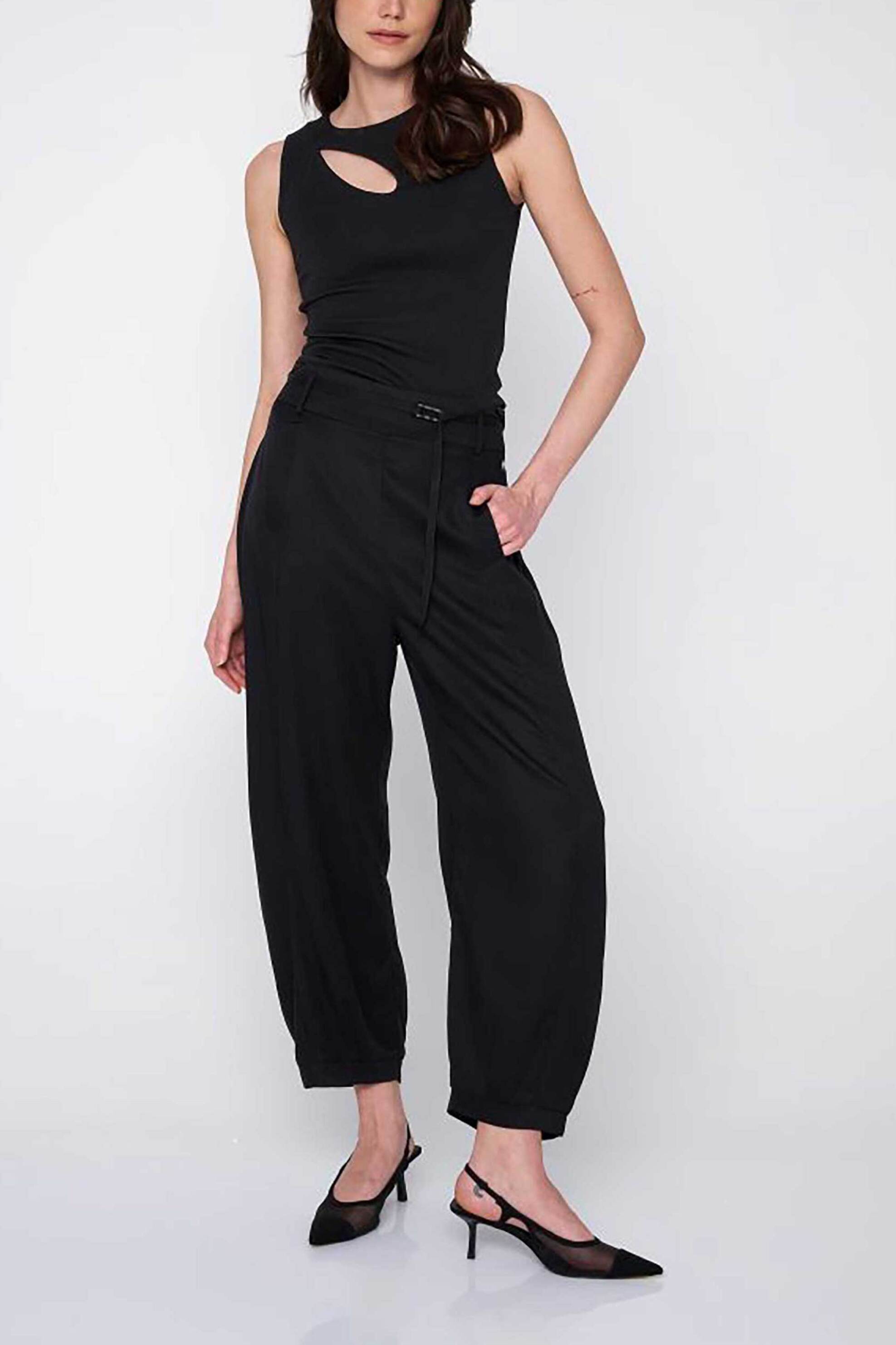 'ALE γυναικείο τοπ αμάνικο με με cut-out - 82887281 Μαύρο φωτογραφία