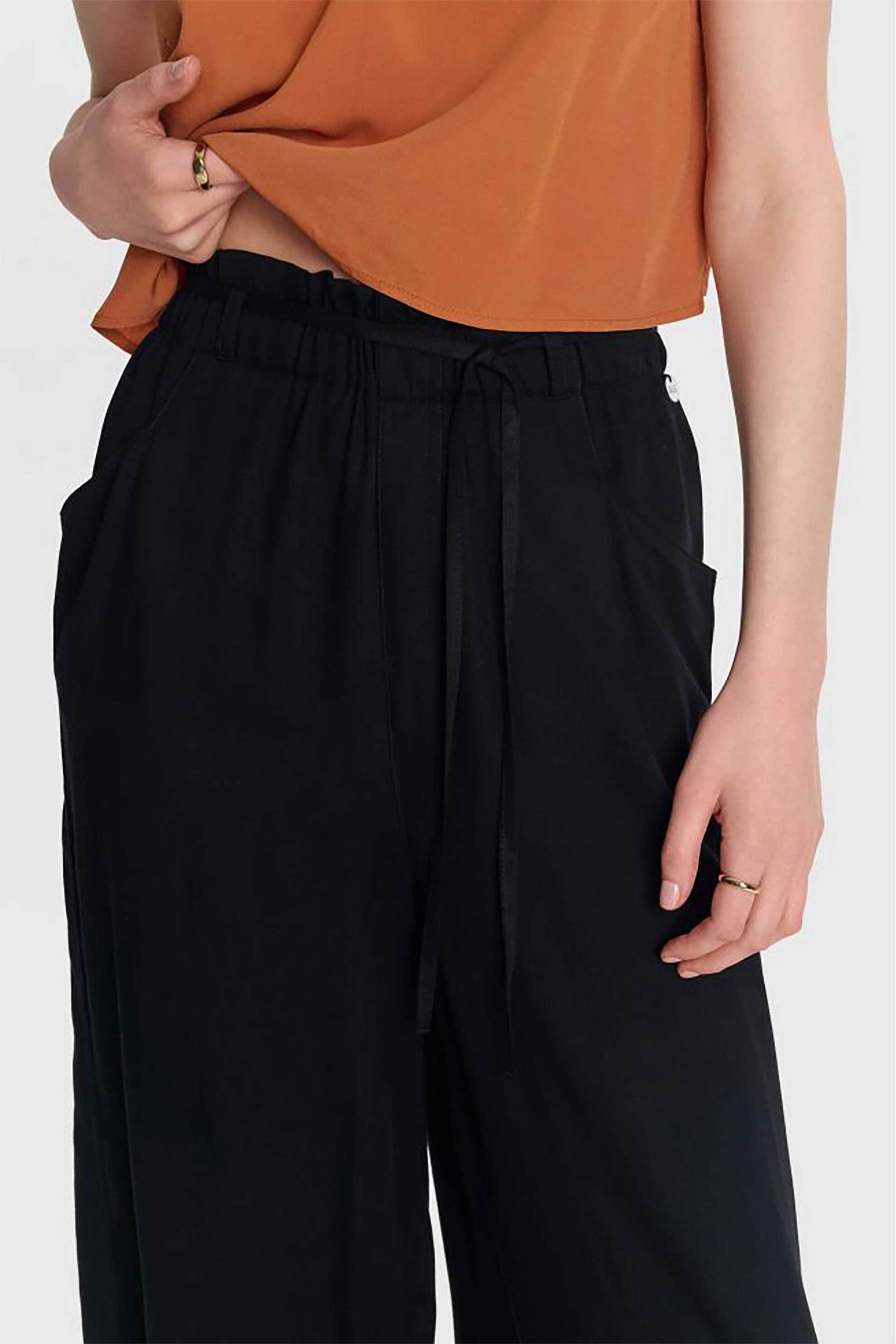 'ALE γυναικεία παντελόνα μονόχρωμη Loose Fit - 8920987 Μαύρο φωτογραφία