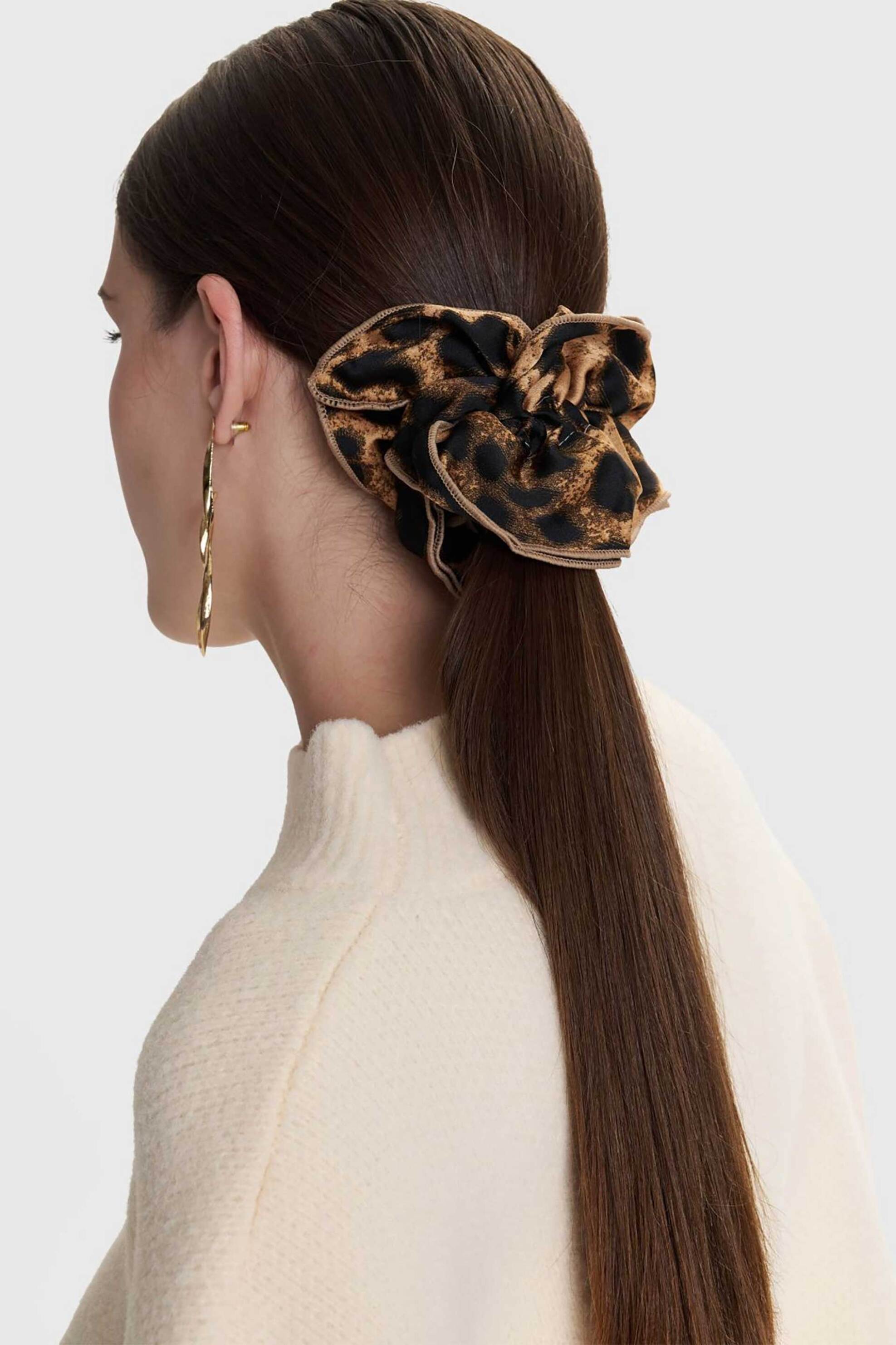 'ALE γυναικείο scrunchie oversized για τα μαλλιά με animal print - 8K23284 Καφέ φωτογραφία