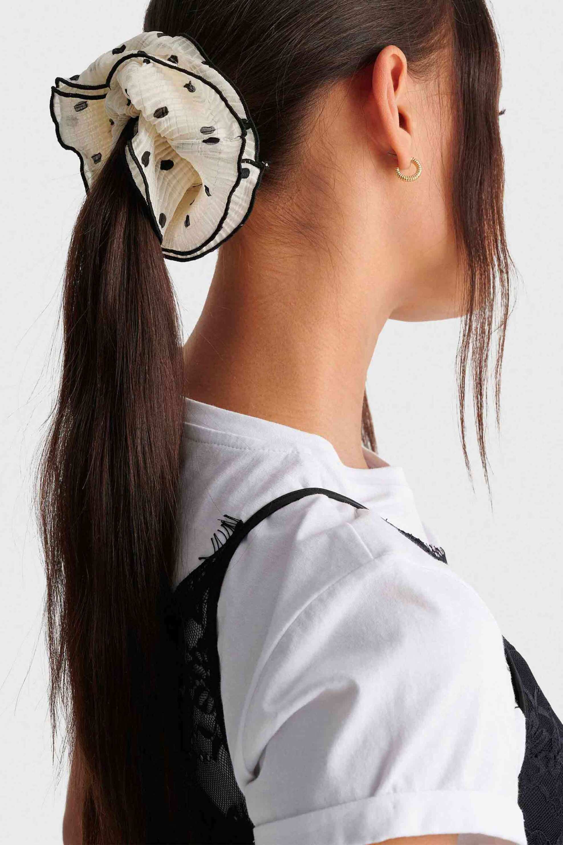 'ALE γυναικείο scrunchie για τα μαλλιά με πουά σχέδιο - 8K23758 Ασπρόμαυρο φωτογραφία