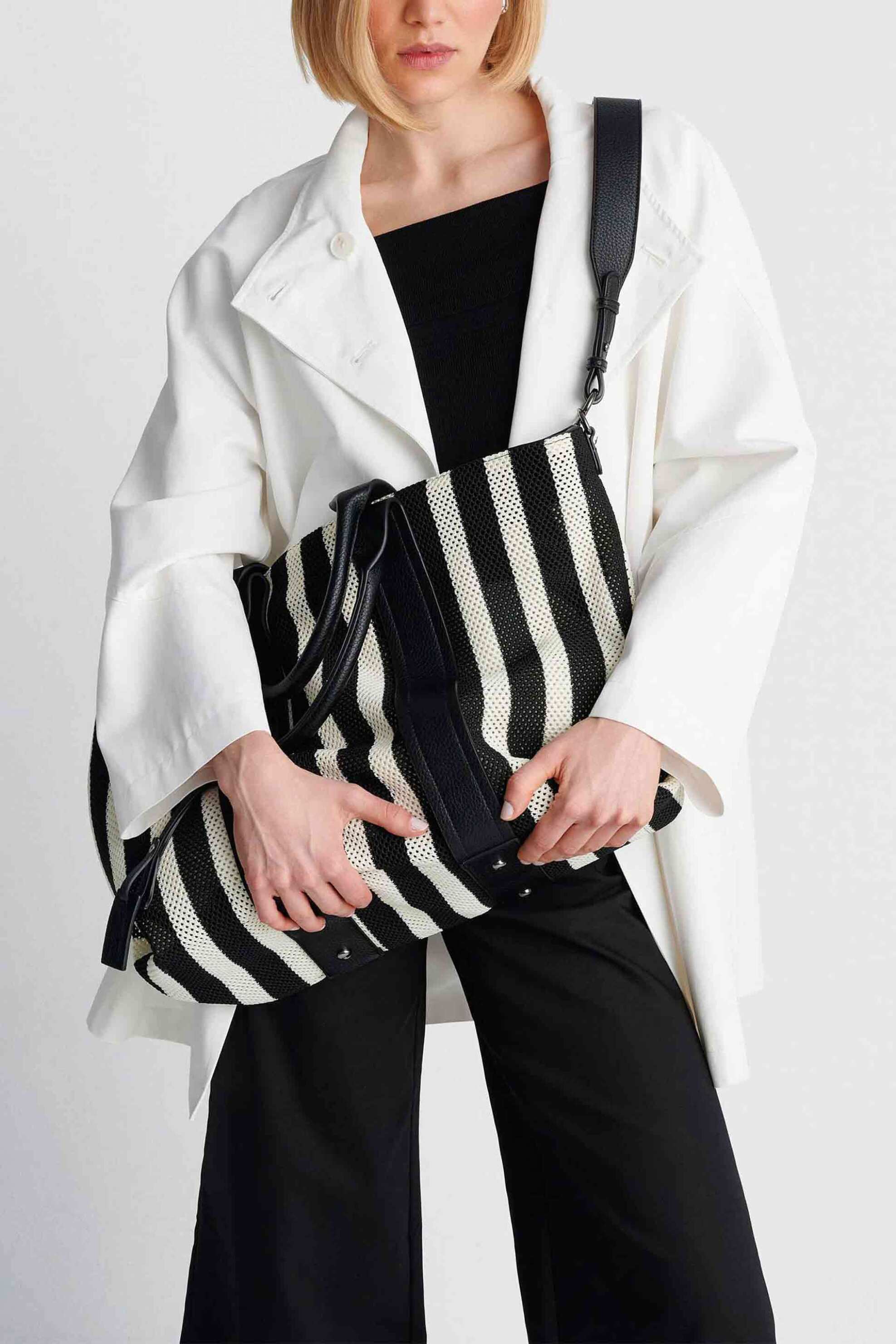 'ALE γυναικεία τσάντα ώμου ριγέ oversized - 8T23464 Ασπρόμαυρο