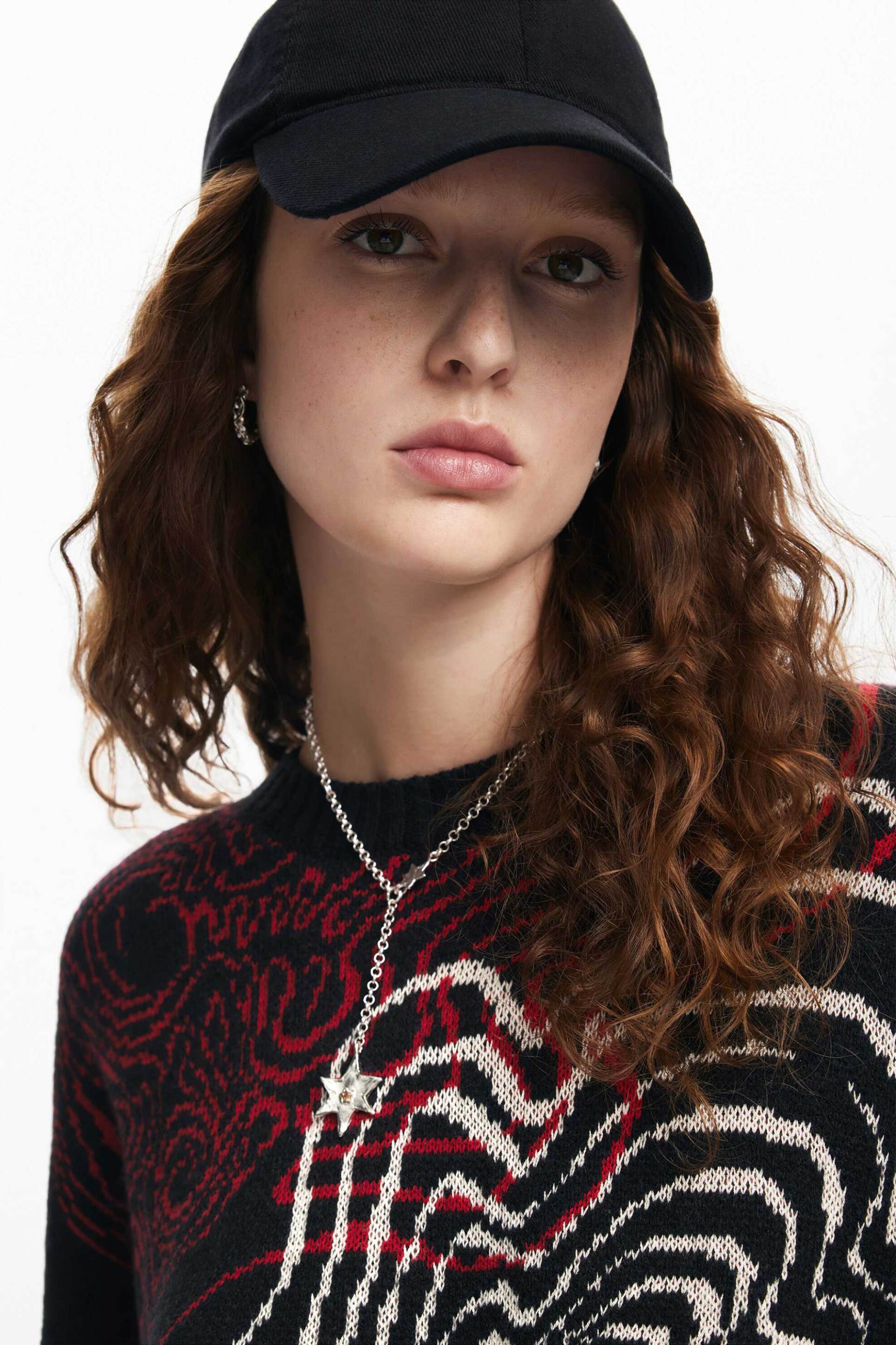 Desigual γυναικείο πουλόβερ με print Loose Fit - 24WWJF54 Μαύρο φωτογραφία