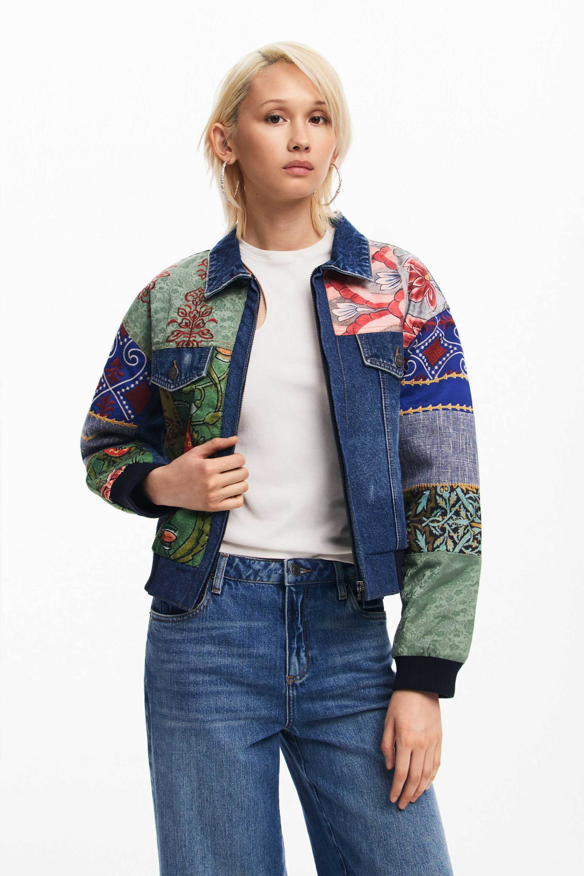 Desigual γυναικείο denim jacket με all-over print και τσέπες στο στήθος Regular Fit - 24WWED32 Denim Blue