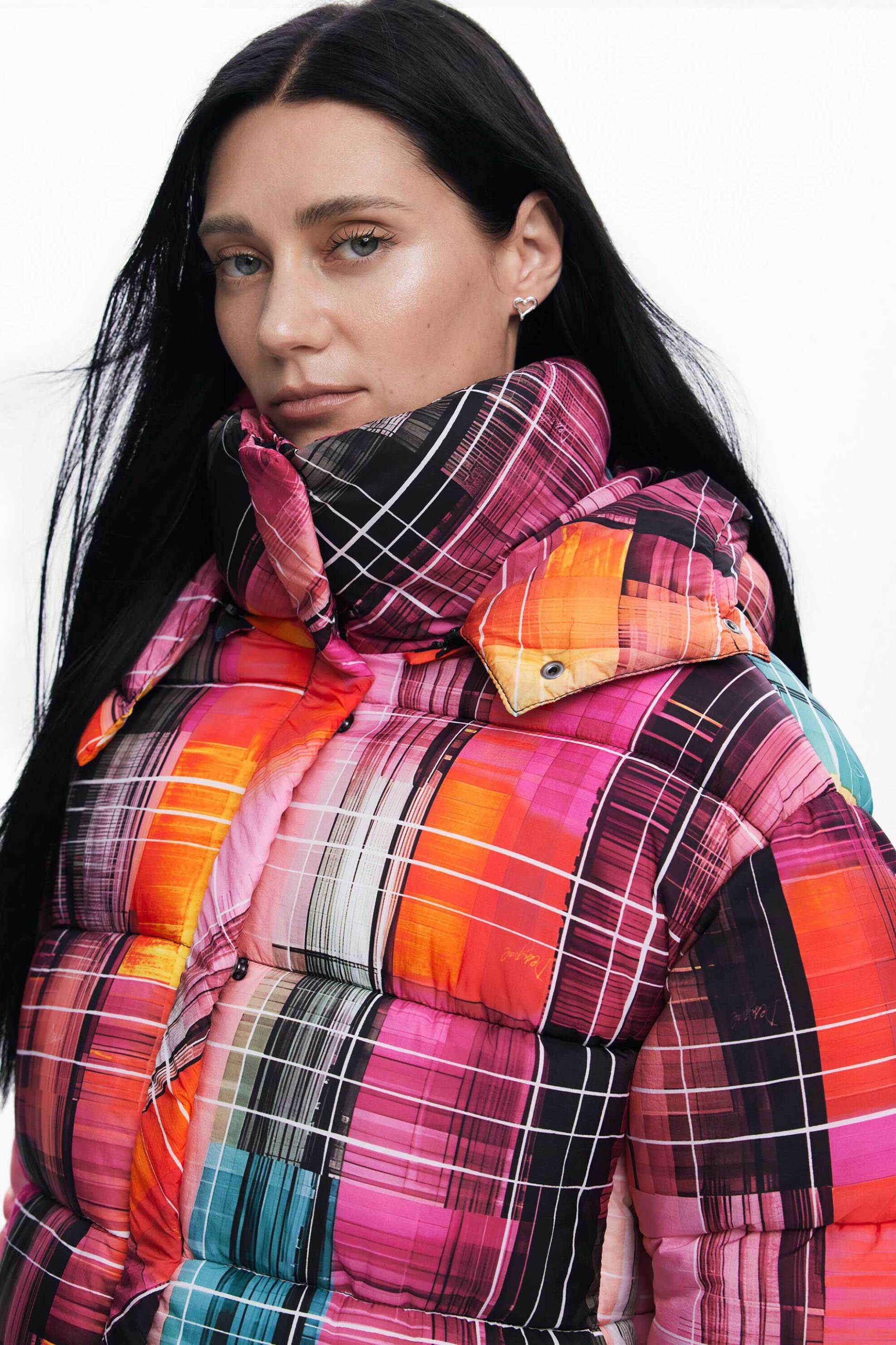 Desigual γυναικείο μπουφάν καπιτονέ με κουκούλα και καρό σχέδιο Oversized Fit - 24WWEW39 Πολύχρωμο φωτογραφία