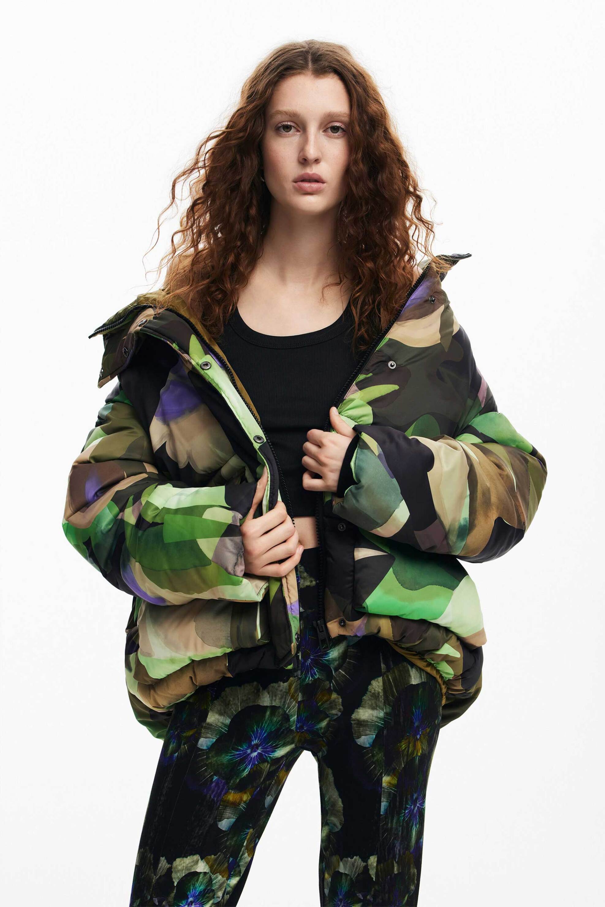 Desigual γυναικείο μπουφάν με all-over print Oversized Fit - 24WWEW67 Χακί