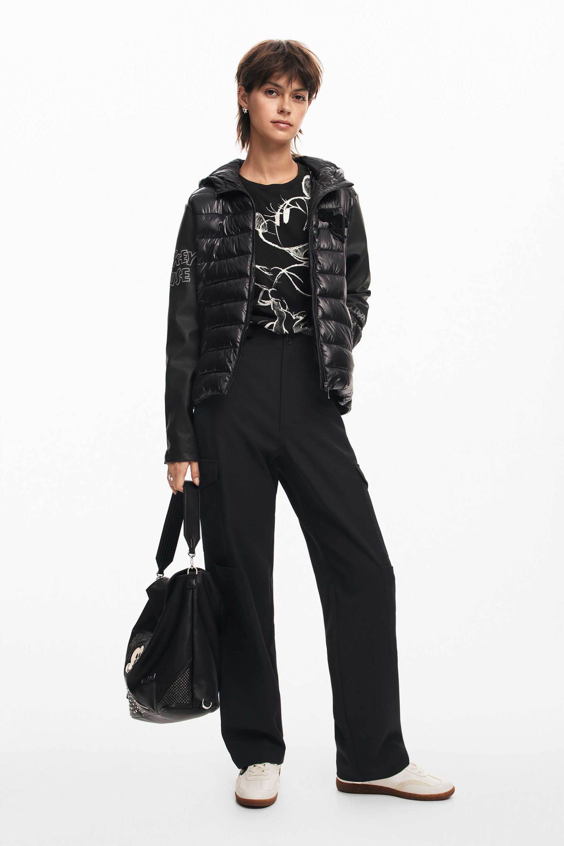 Desigual γυναικείο jacket καπιτονέ με κεντημένο σχέδιο και lettering Regular Fit - 24WWEWBL Μαύρο φωτογραφία