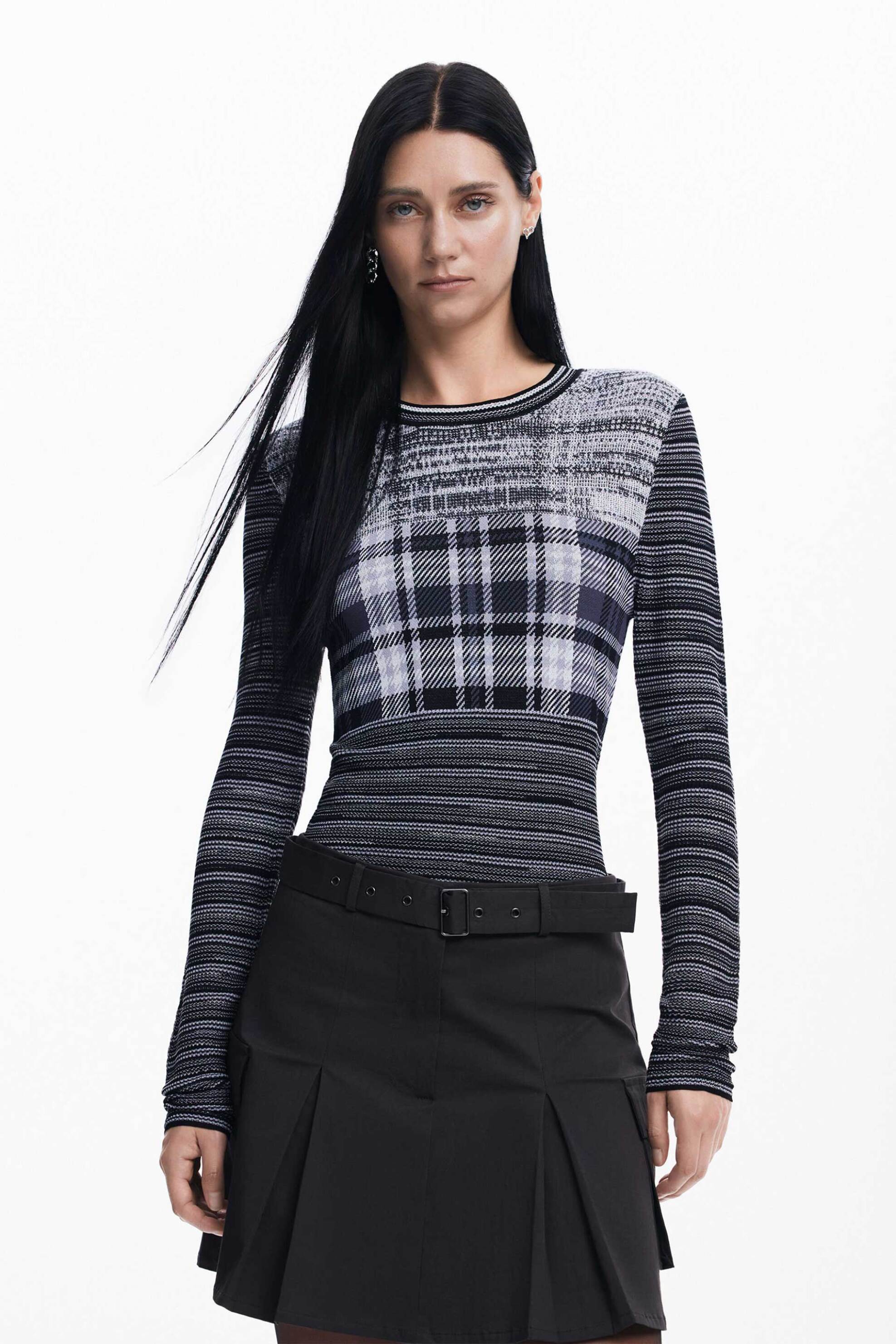 DESIGUAL Desigual γυναικείο πουλόβερ με all-over print και μεταλλικο λογότυπο Regular Fit - 24WWTK09 Μαύρο