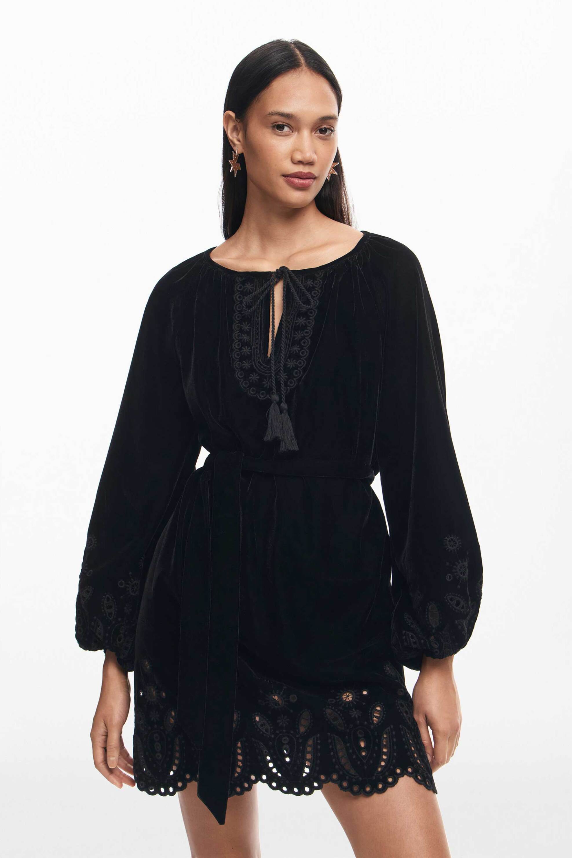 Desigual γυναικείο mini φόρεμα μονόχρωμο με κεντημένο σχέδιο Regular Fit - 24WWVW58 Μαύρο