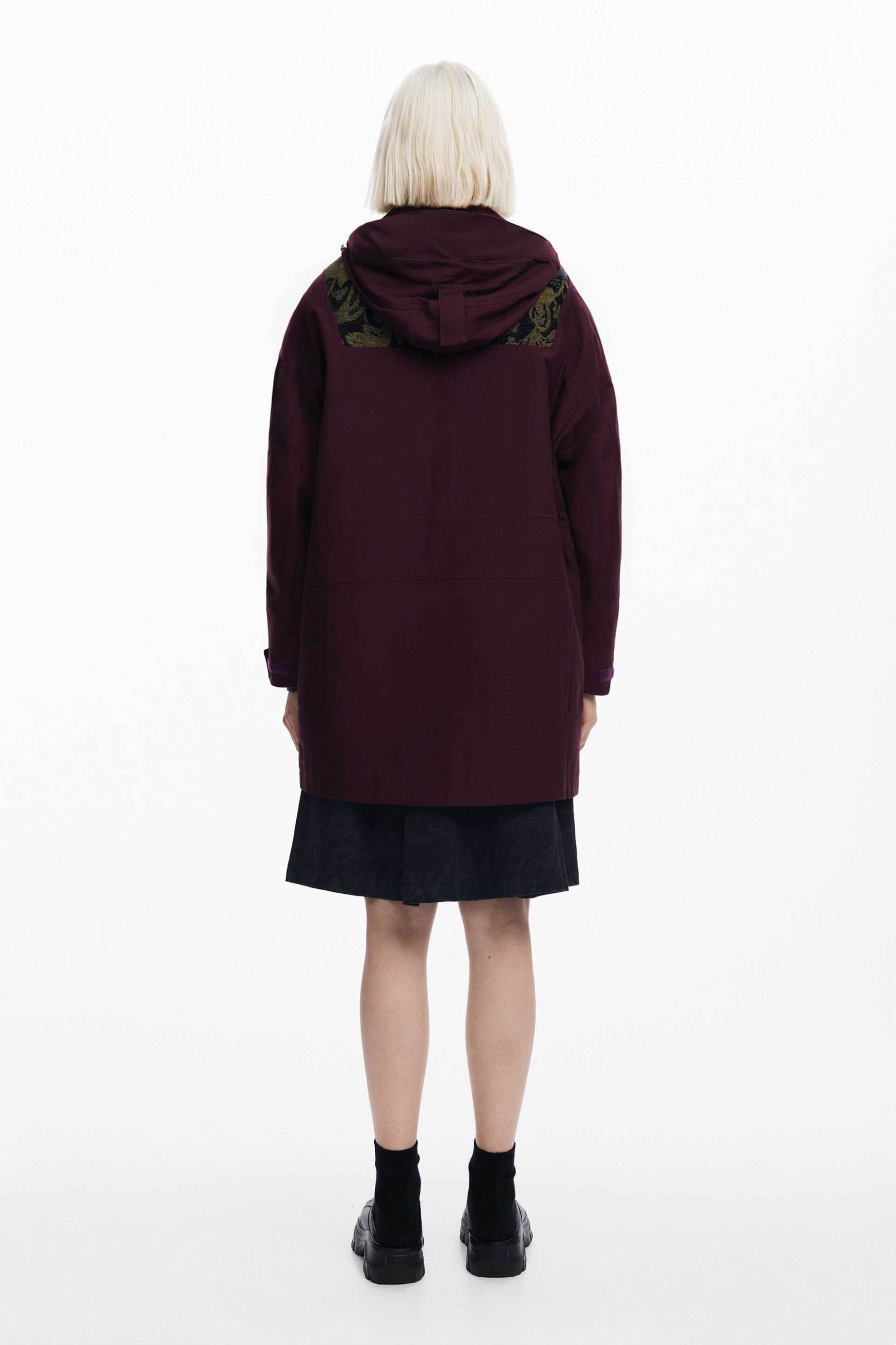 Desigual γυναικείο μπουφάν παρκά μονόχρωμο με κουκούλα και σχέδιο Regular Fit - 24WWEW20 Μοβ Σκούρο φωτογραφία