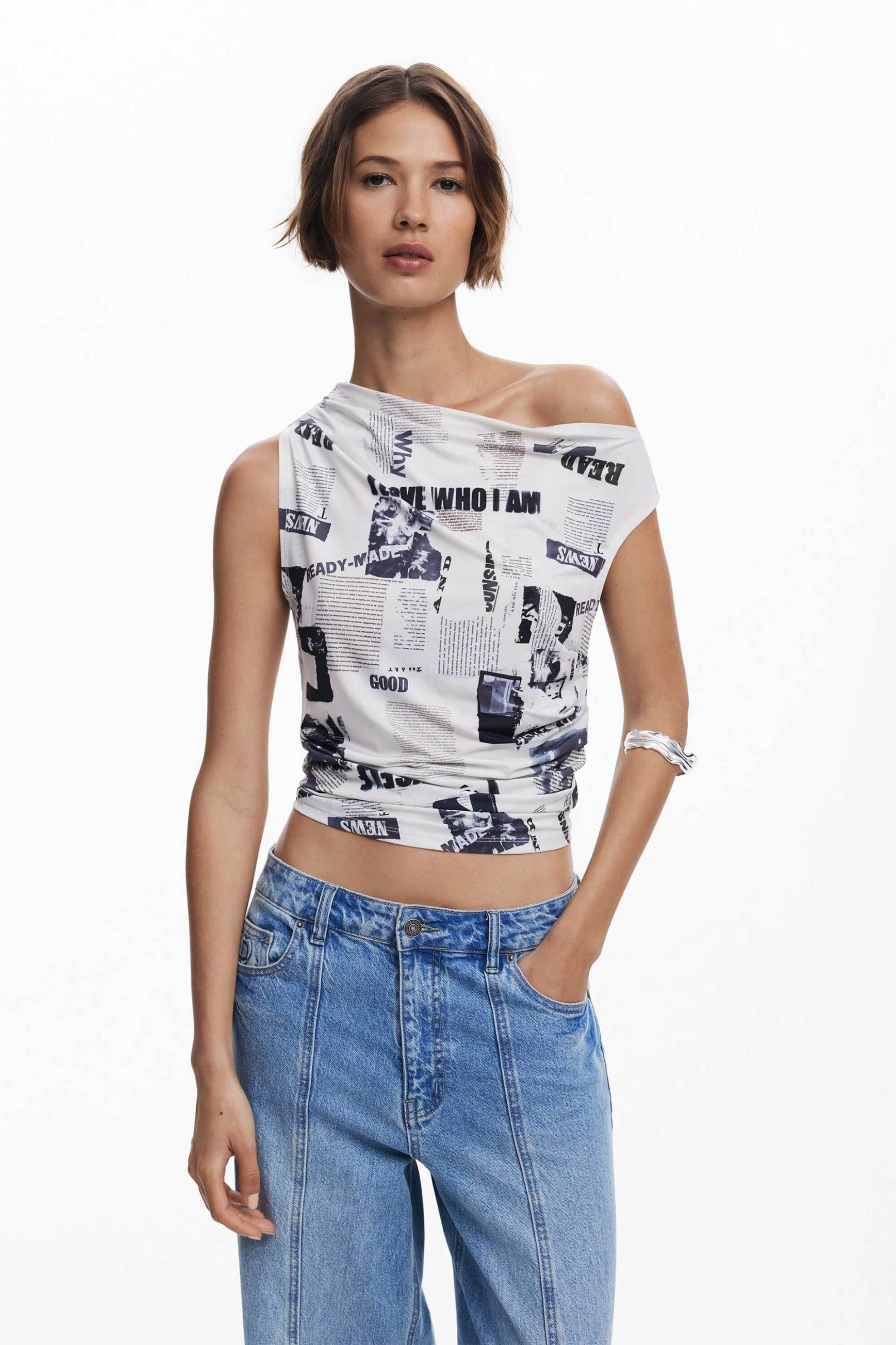 DESIGUAL Desigual γυναικεία αμάνικη μπλούζα ντραπέ Regular Fit "Breaking News" - 25WWTK10 Λευκό