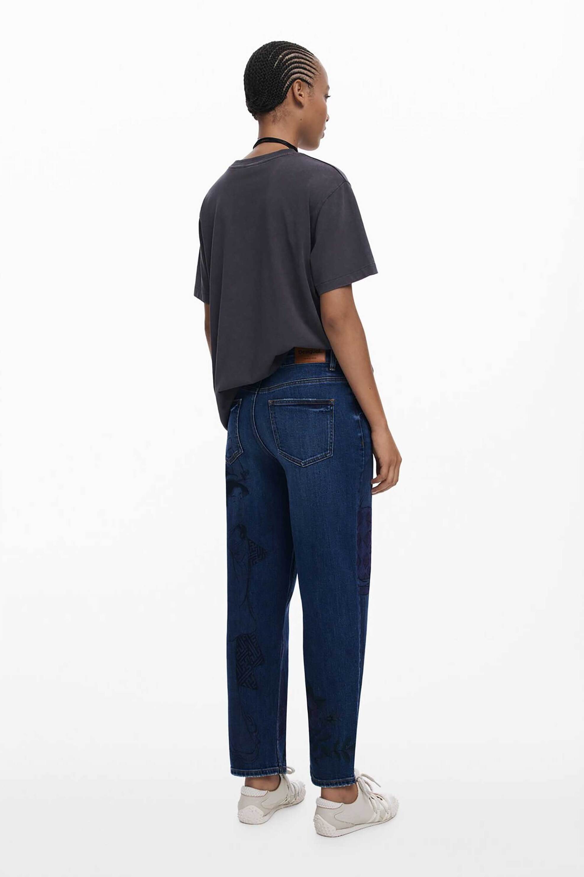 Desigual γυναικείο τζιν παντελόνι πεντάτσεπο με ανάγλυφο σχέδιο Boyfriend Fit "Samurai" - 25WWDD03 Denim Blue Σκούρο φωτογραφία