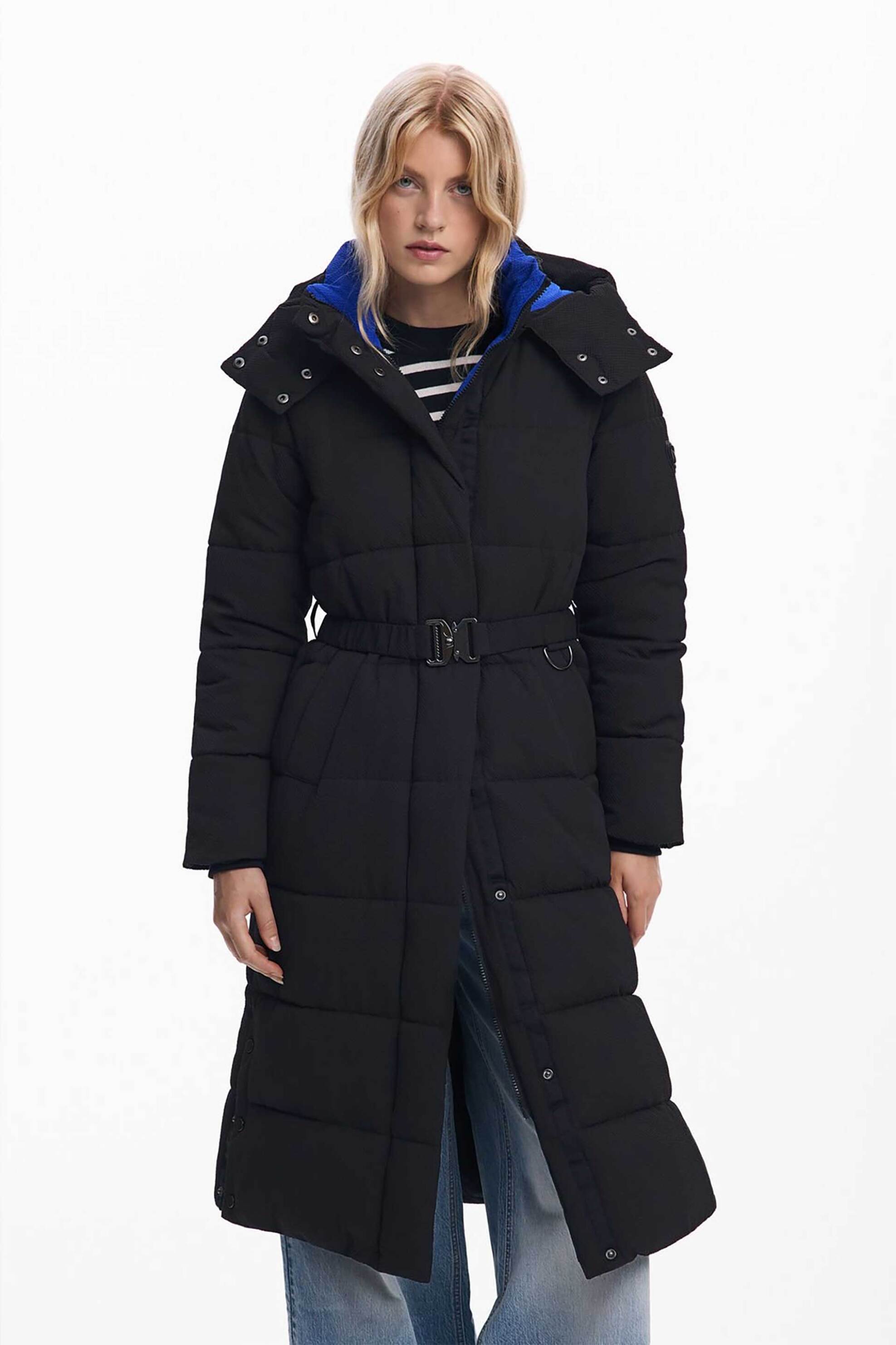 DESIGUAL Desigual γυναικείο μπουφάν καπιτονέ με κουκούλα και ασορτί ζώνη στη μέση Regular Fit - 25WWEW24 Μαύρο