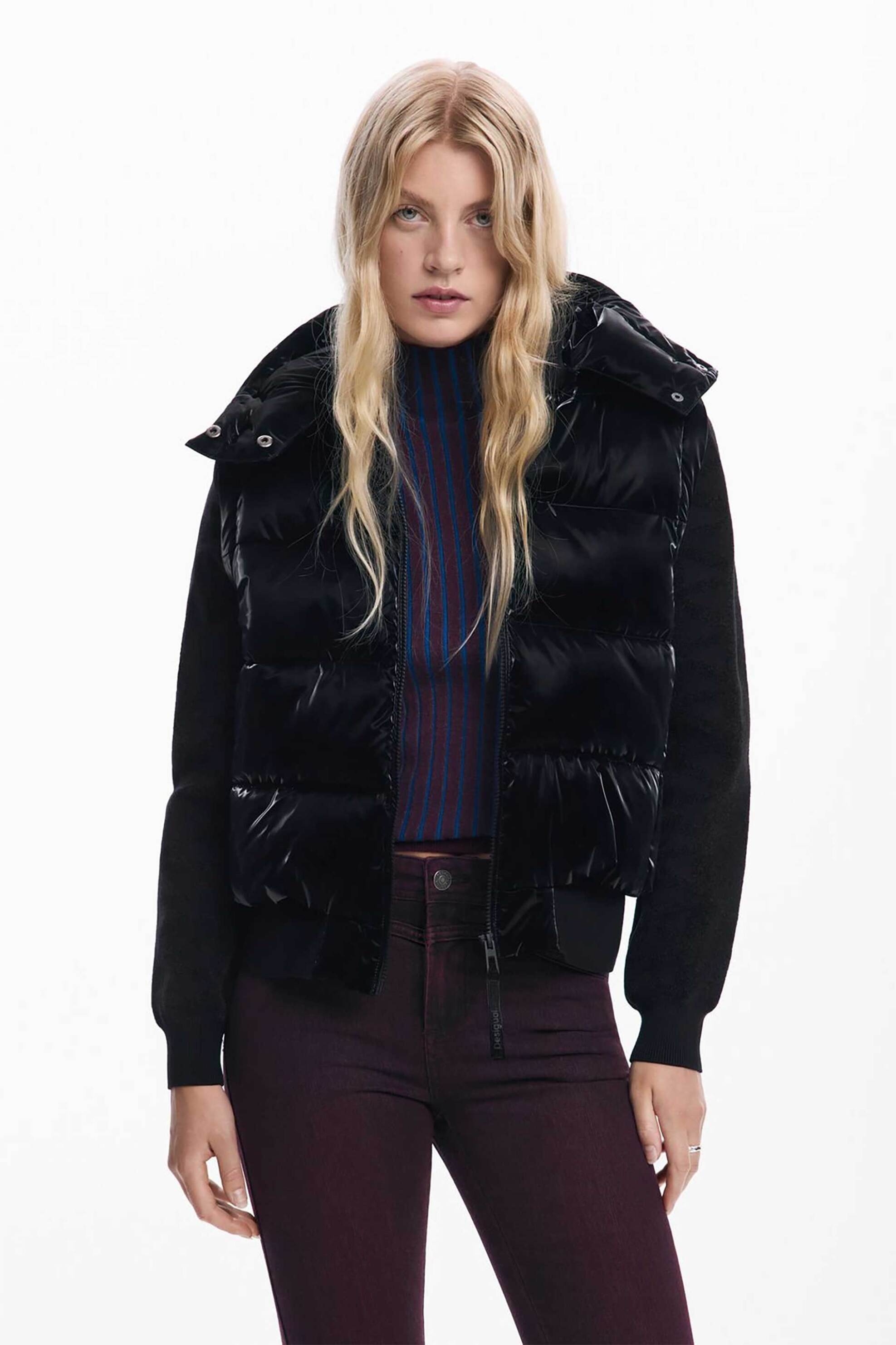 Desigual γυναικείο γυαλιστερό μπουφάν καπιτονέ με κουκούλα και αφαιρούμενα μανίκια - 25WWEW32 Μαύρο