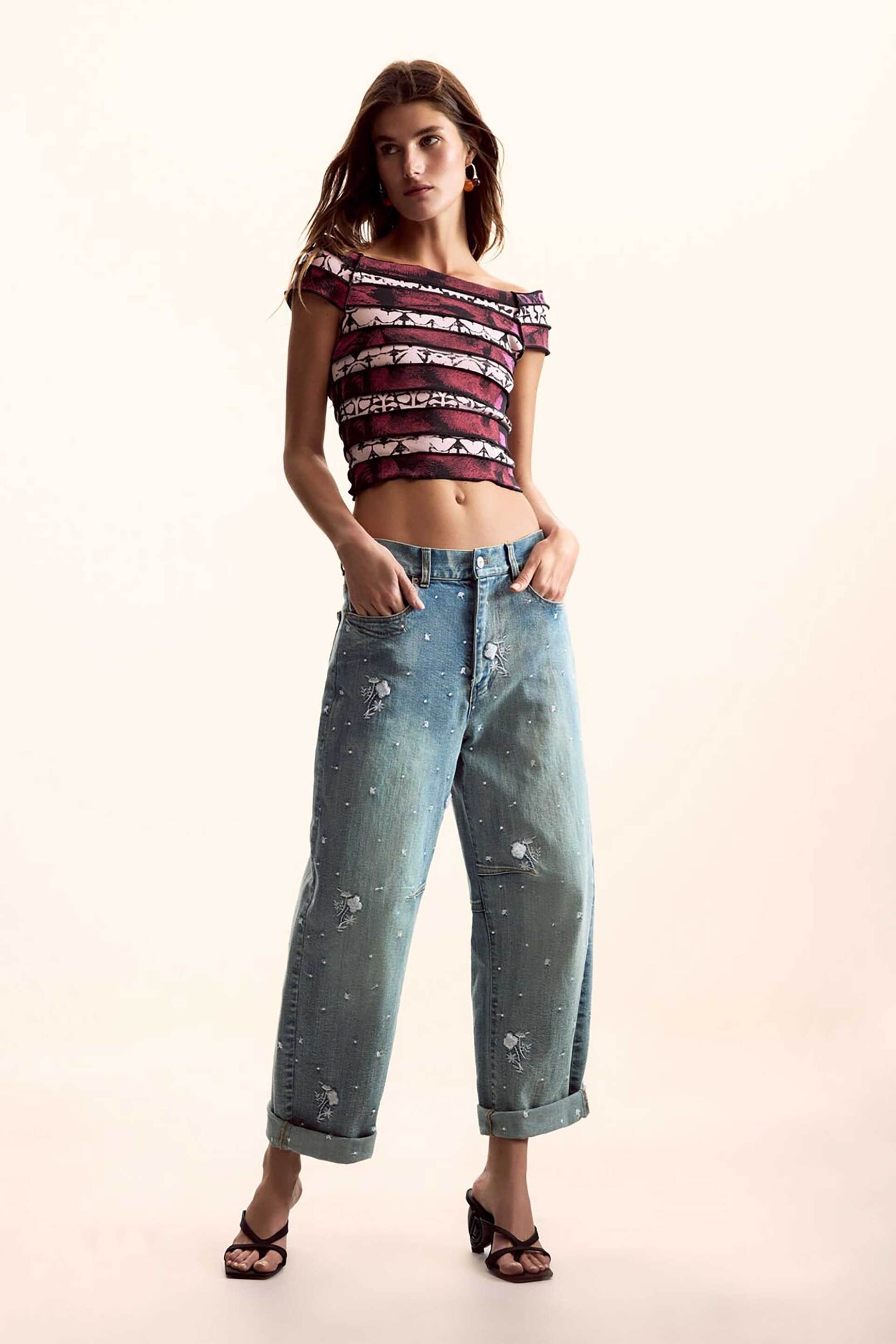 Desigual γυναικεία μπλούζα με carmen λαιμόκοψη και all-over print Regular Fit "Animal" by Christian Lacroix - 26SWTK25 Ροζ