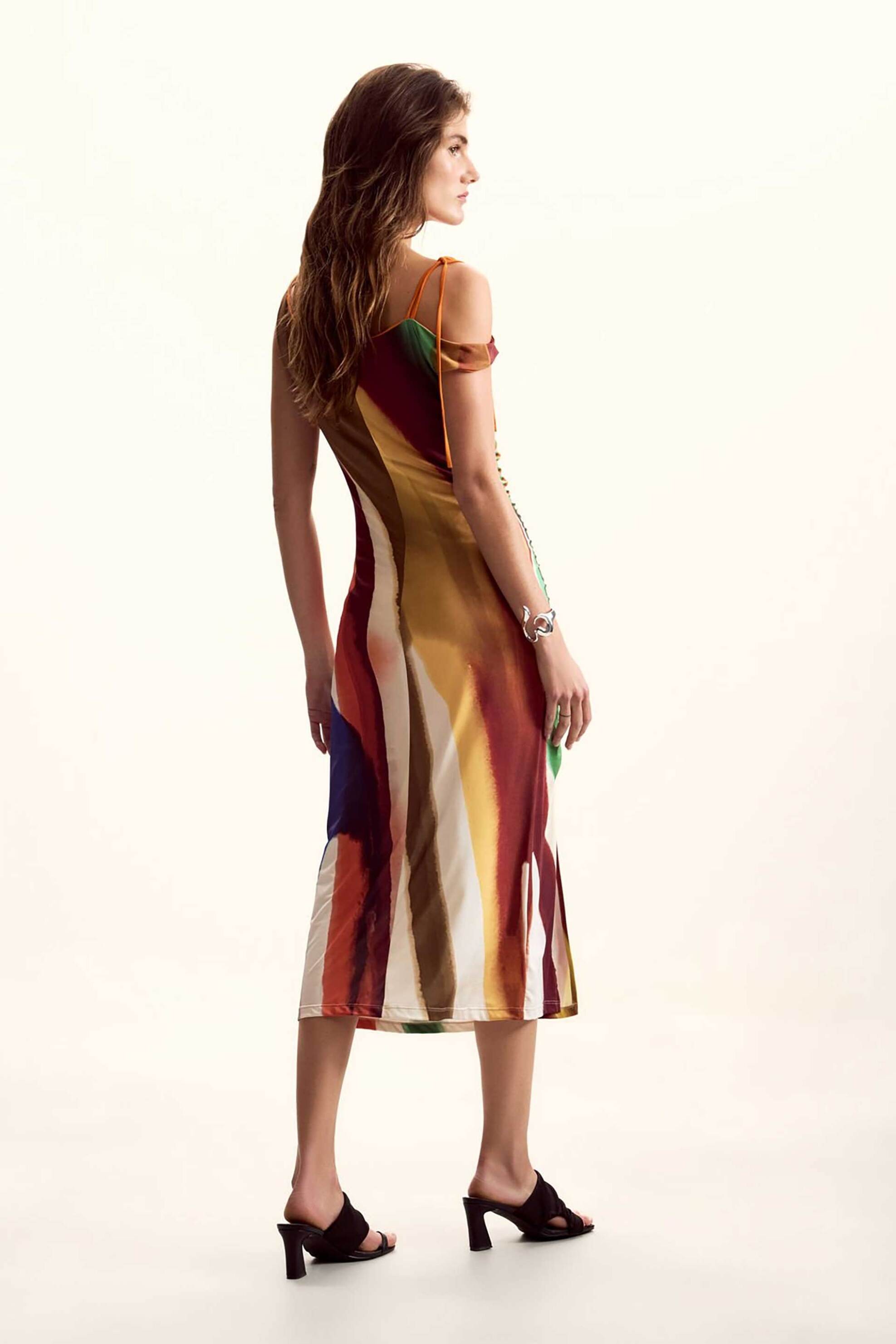 Desigual γυναικείο midi φόρεμα με ριγέ σχέδιο και off-shoulder σχέδιο Slim Fit "Paint" by Christian Lacroix - 26SWVK17 Λευκό φωτογραφία